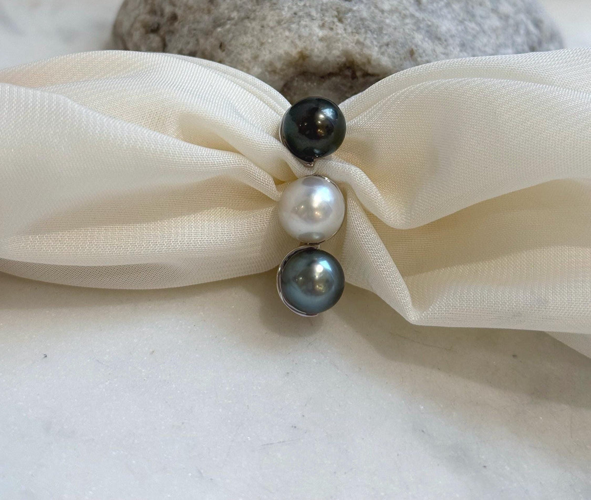 Tri Tahitian Australian ocean white pearls Ring: Extreme luster mirrored, 10.3-10.7mm. S925 silver adjustable Vintage Ring.