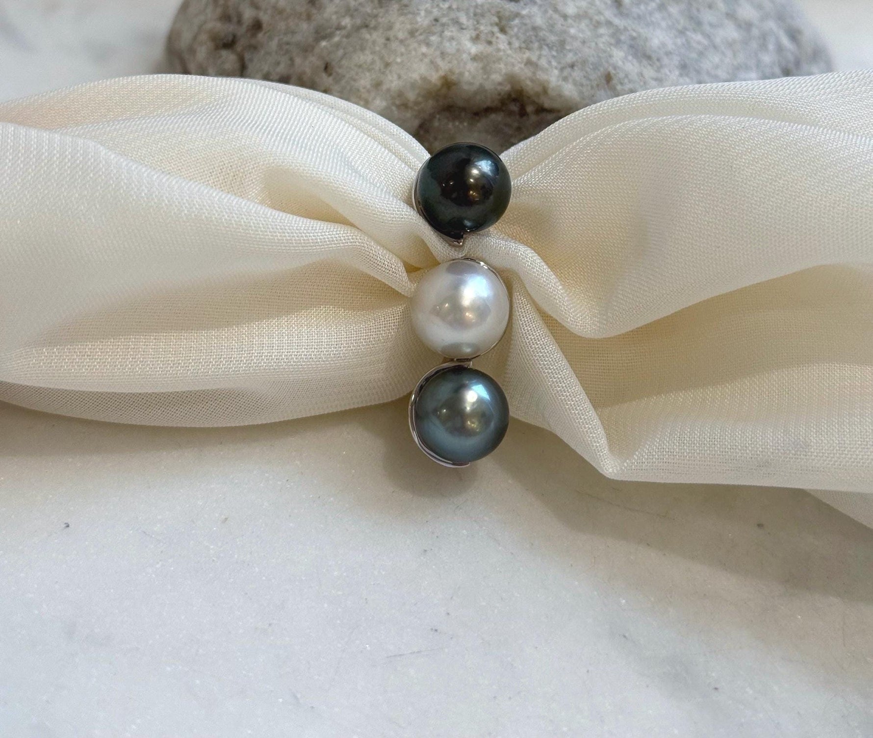 Tri Tahitian Australian ocean white pearls Ring: Extreme luster mirrored, 10.3-10.7mm. S925 silver adjustable Vintage Ring.