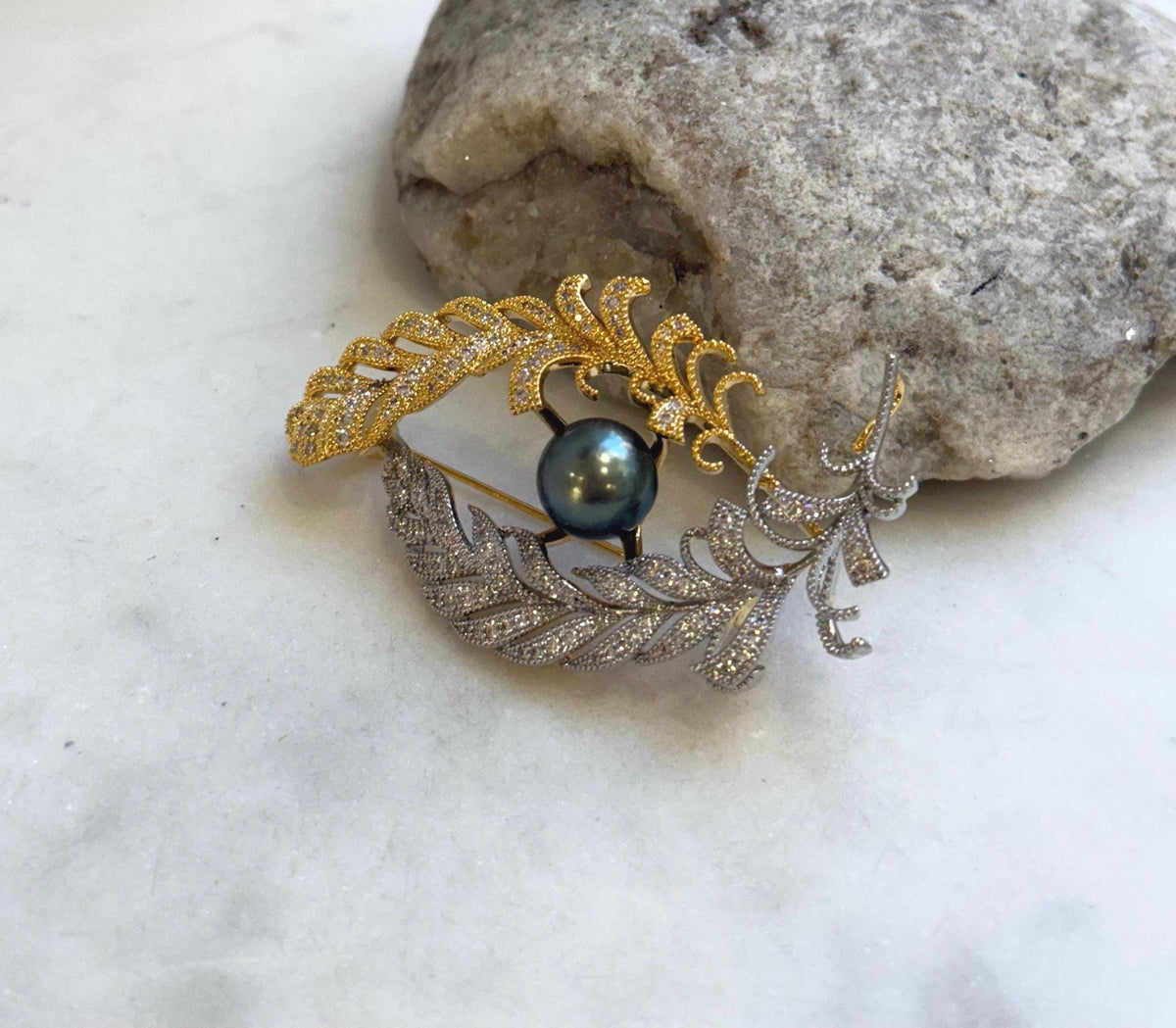 Tahitian Ocean Pearl Vintage Brooch Pendant 2in1: Extreme Luster, 10.3mm, peacock hunter green pearl, S925 silver chain not included. daily brooch