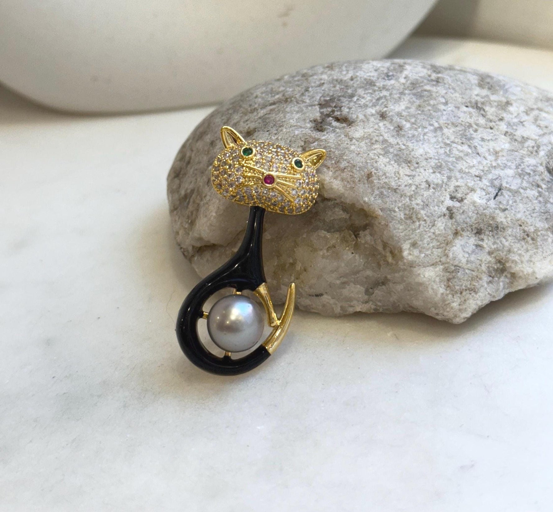 Tahitian Platinum ocean pearl Cat brooch pendant 2in1: Extreme strong luster mirrored, 10.3mm. s925 silver chain, gift for her birthday