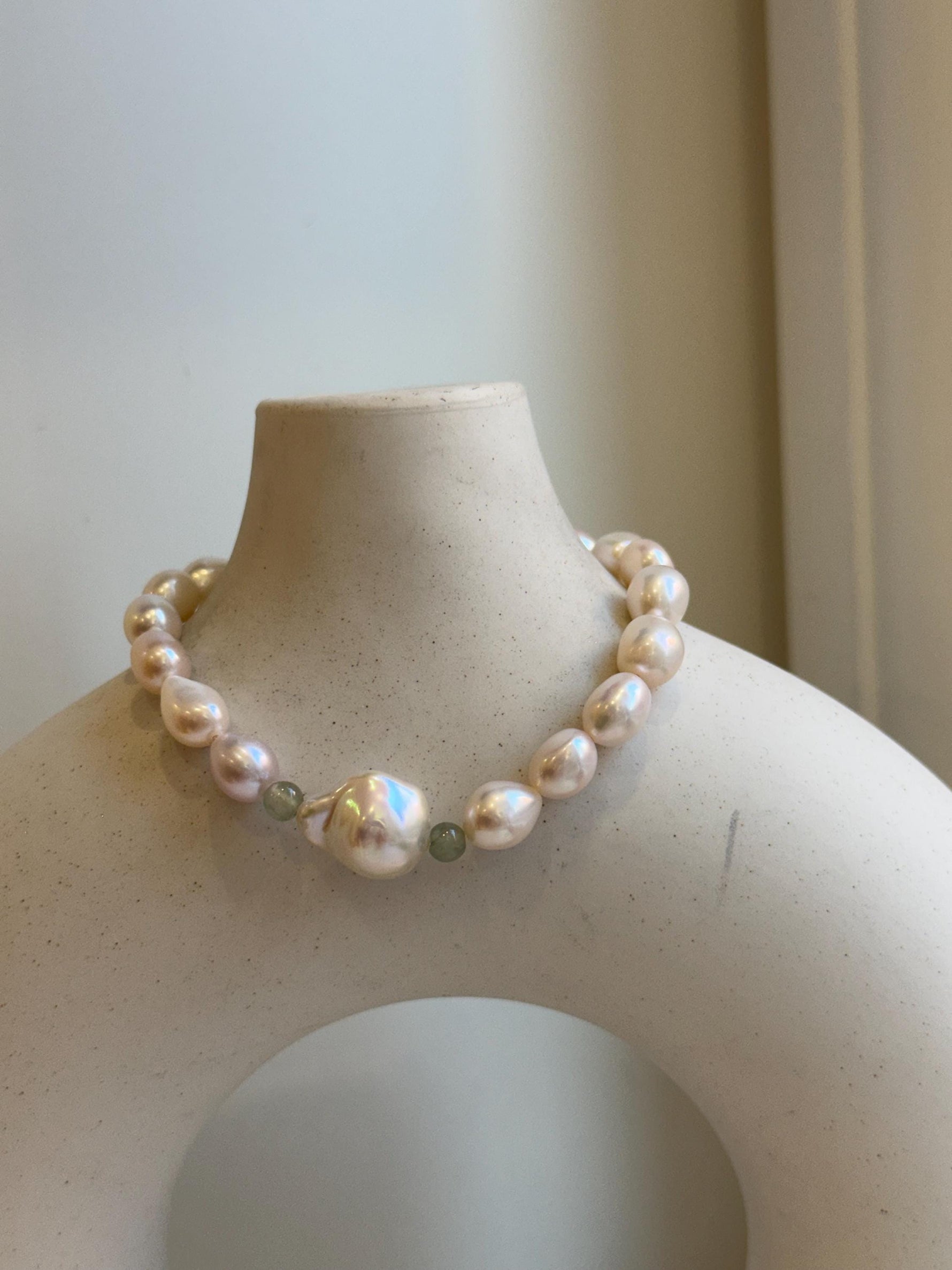 Elly’s 16pcs 7.1-13.1mm Baroque oval pearls Braclet: Extreme luster mirrored, 8”, S925 silver Braclet. gift for her party
