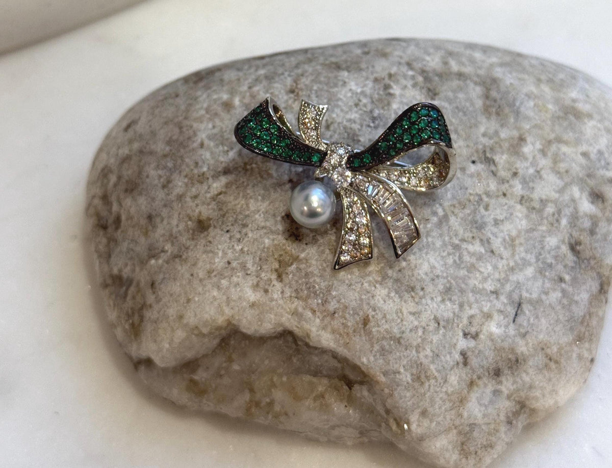 Akoya ocean pearl Butterfly bow brooch pendant 2in1: Extreme luster mirrored, 7mm, Blue silver. s925 silver chain