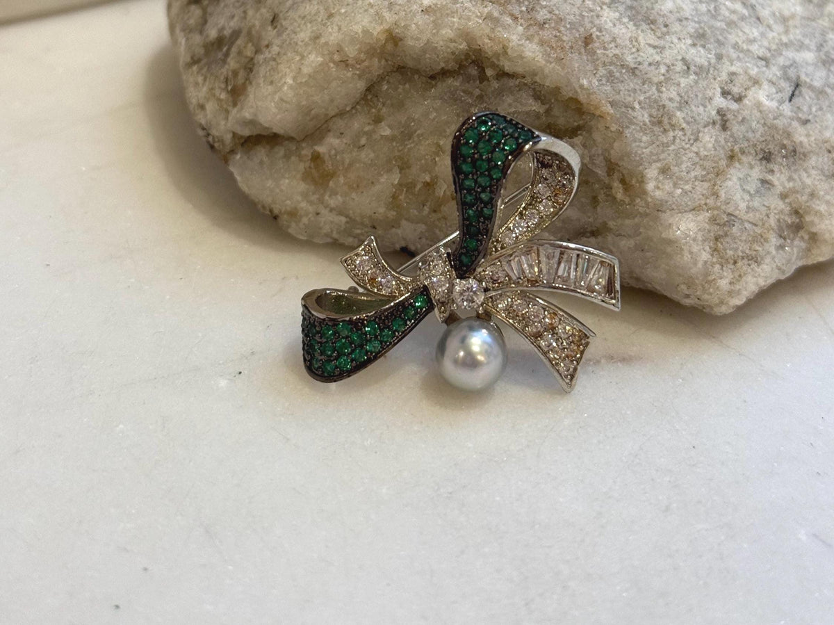 Akoya ocean pearl Butterfly bow brooch pendant 2in1: Extreme luster mirrored, 7mm, Blue silver. s925 silver chain