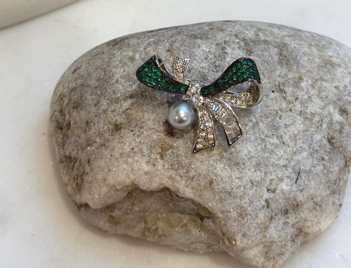 Akoya ocean pearl Butterfly bow brooch pendant 2in1: Extreme luster mirrored, 7mm, Blue silver. s925 silver chain