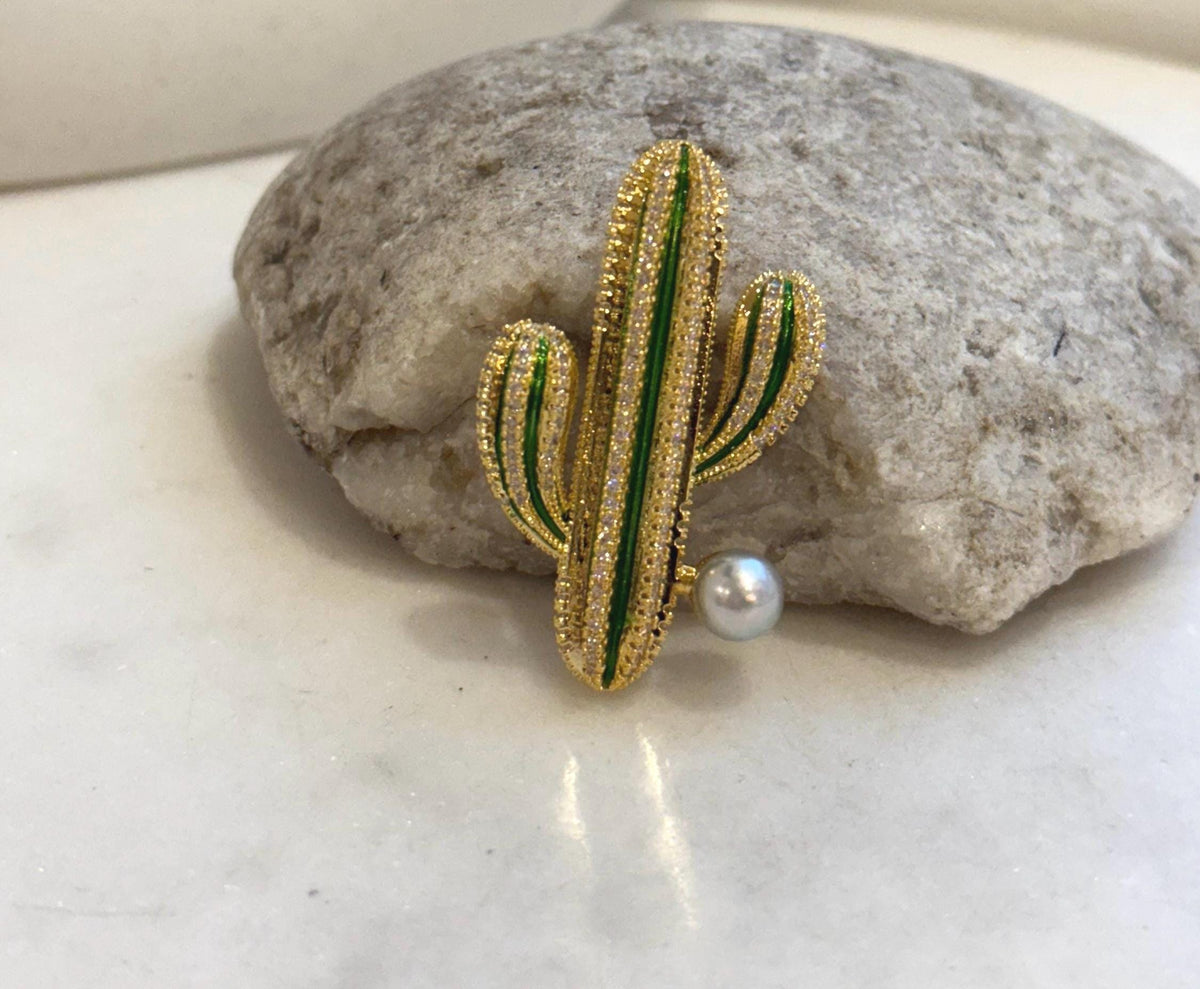 Akoya ocean pearl Cactus brooch: Extreme luster mirrored, 7.1mm, Blue silver.
