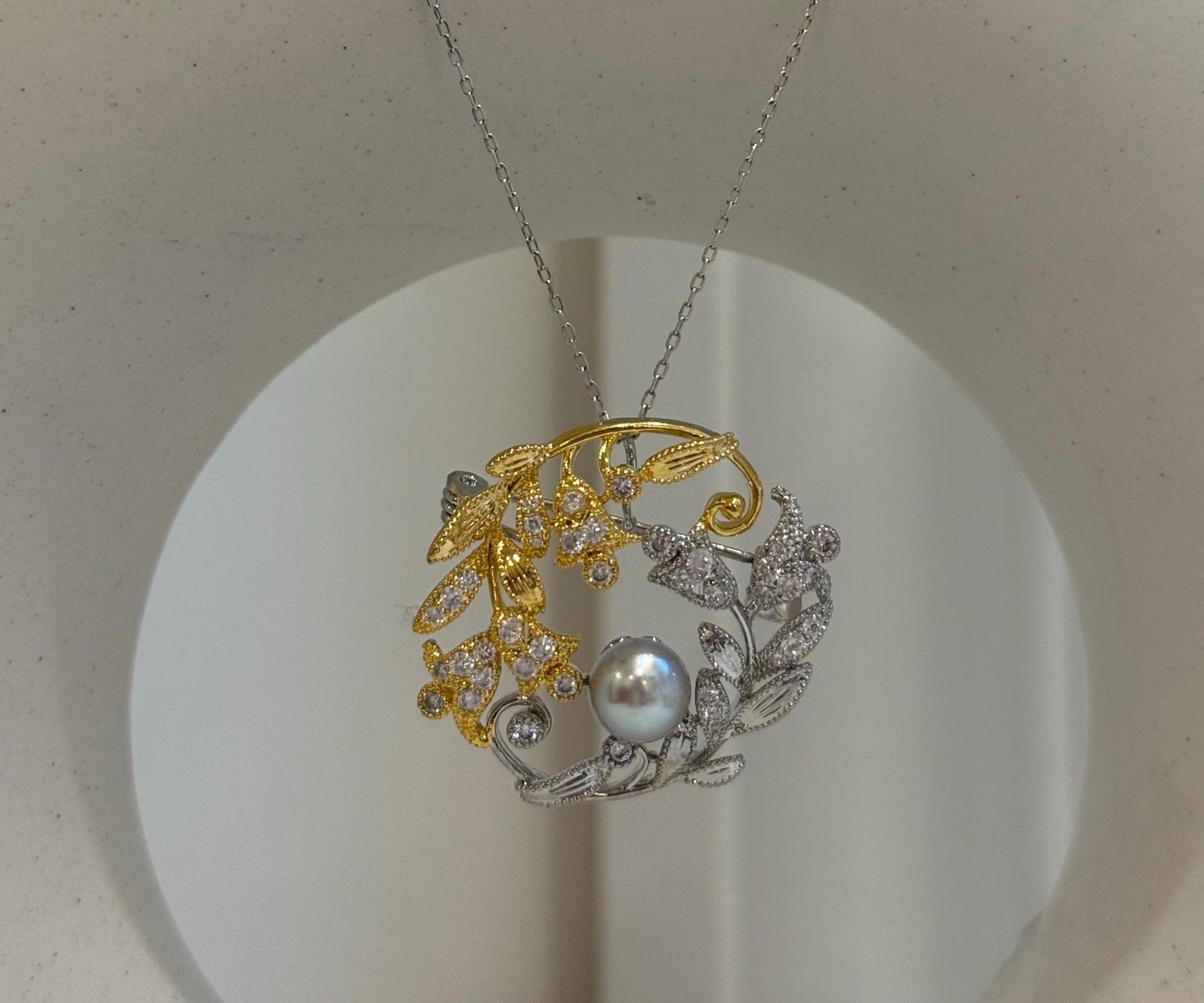 Akoya ocean pearl Floral brooch pendant 2in1: Extreme luster mirrored, 7.4mm, Blue silver. s925 silver chain not included.