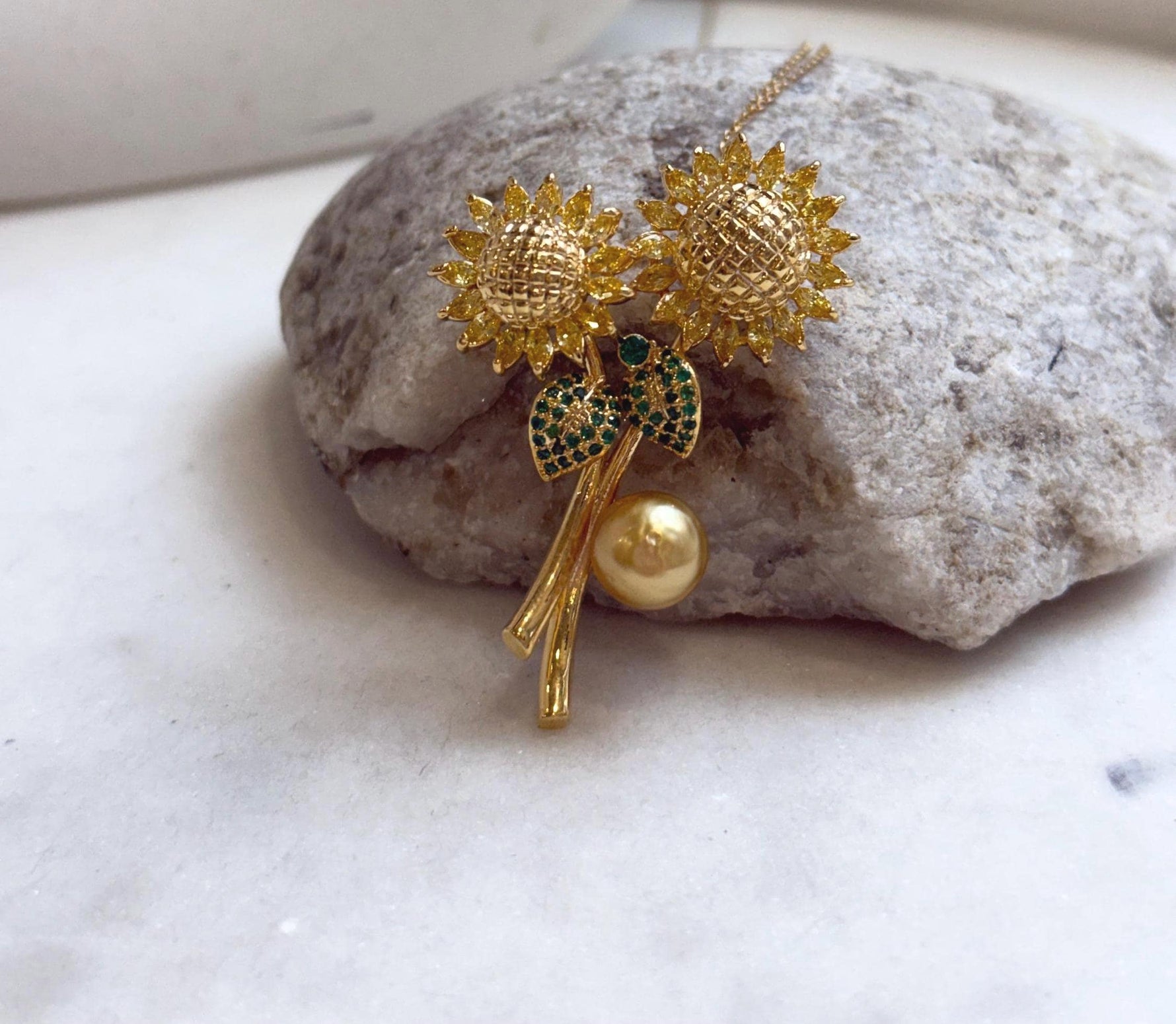 Elly’s 9.6mm South Sea deep Gold Pearl Sunflower Brooch Pendant 2in1: Extreme luster mirrored, 3.2x5cm, gift for her