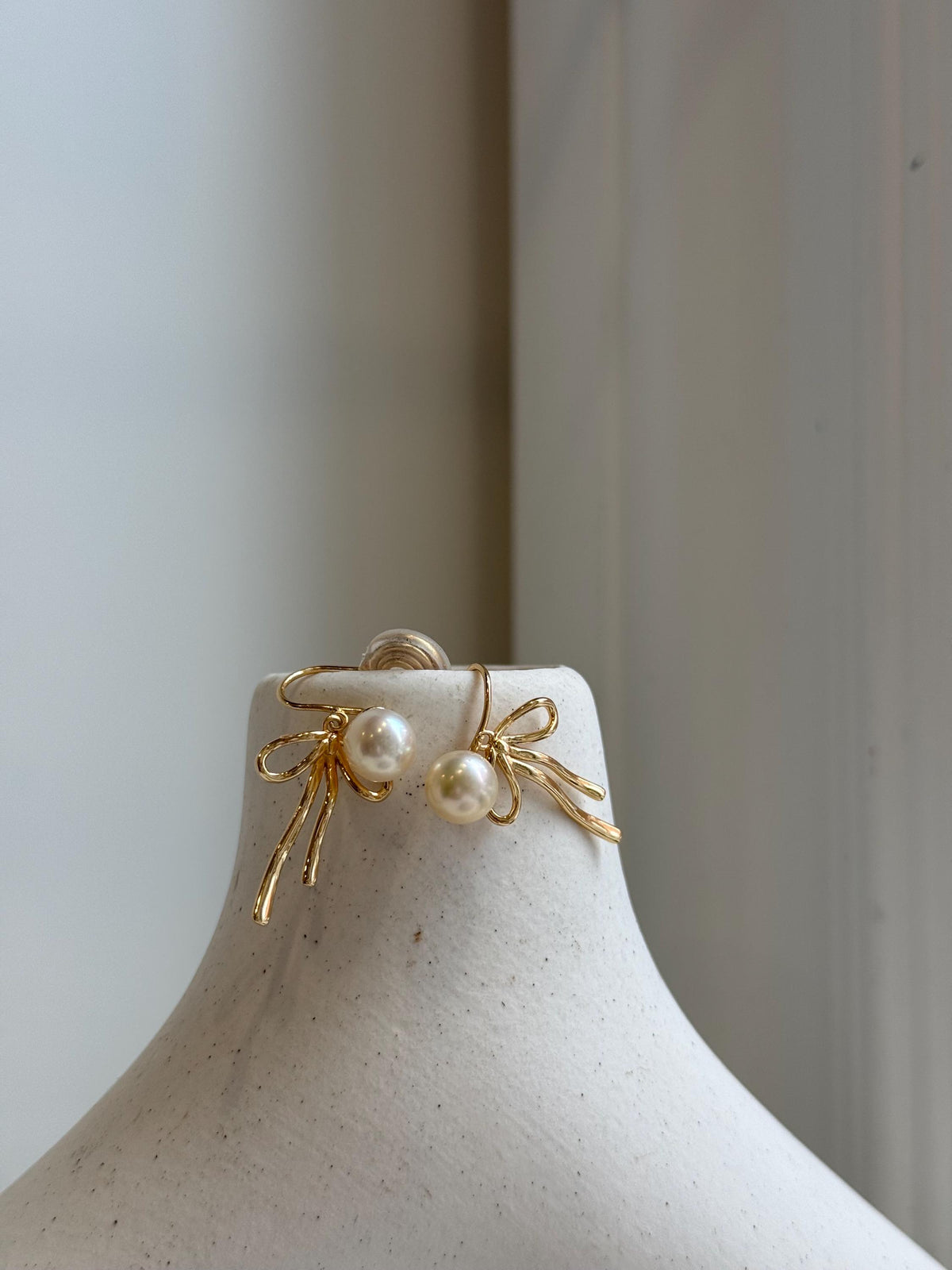 7mm Akoya ocean Golden pearls butterfly Bow earings no piercings: Extreme luster mirrored, s925 silver earrings. Pearl jewelry idea.daily earrings