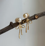 7mm Akoya ocean Golden pearls butterfly Bow earings no piercings: Extreme luster mirrored, s925 silver earrings. Pearl jewelry idea.