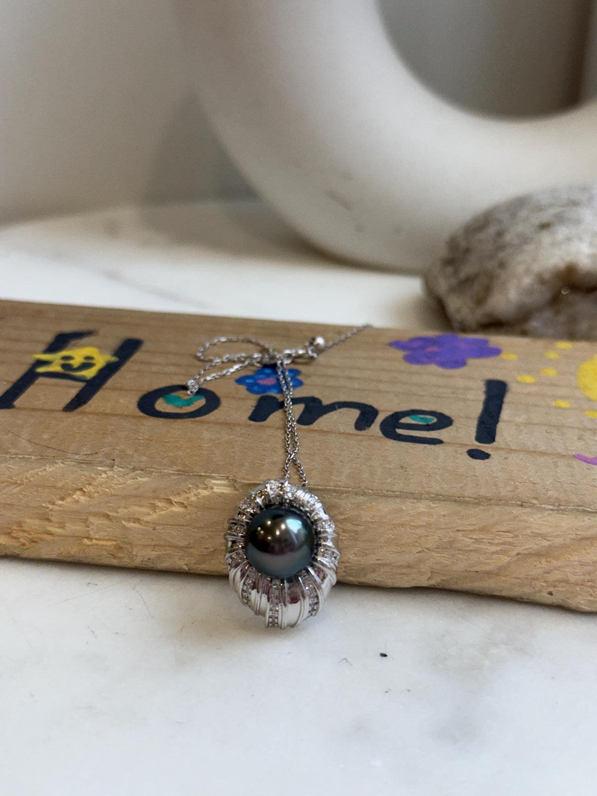 Elly’s 10.2mm Tahitian peacock green Ocean Pearl pendant: Extreme luster mirrored, S925 silver pendant chain set. Pearl jewelry.