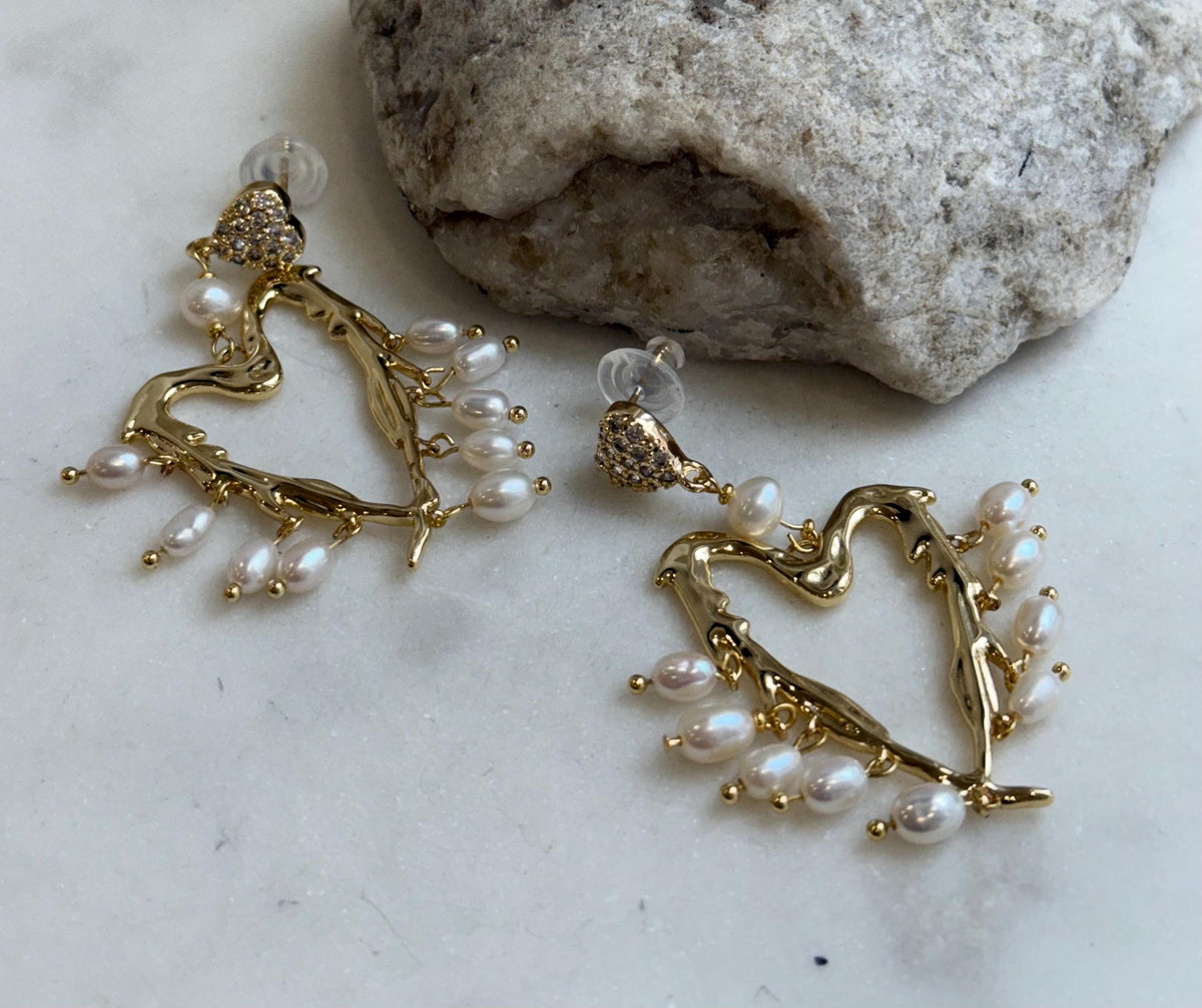 20pcs White Pearls Earrings Chandeliers: Extreme luster pearls, 4.2-5.6mm, Boho earrings. Pearl Jewelry Idea. holiday earrings