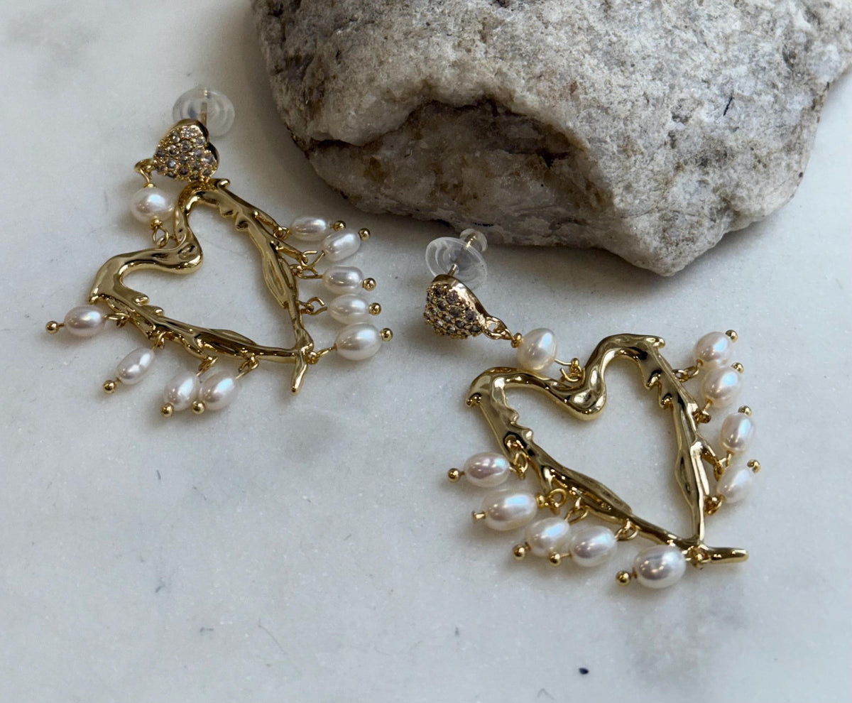 20pcs White Pearls Earrings Chandeliers: Extreme luster pearls, 4.2-5.6mm, Boho earrings. Pearl Jewelry Idea
