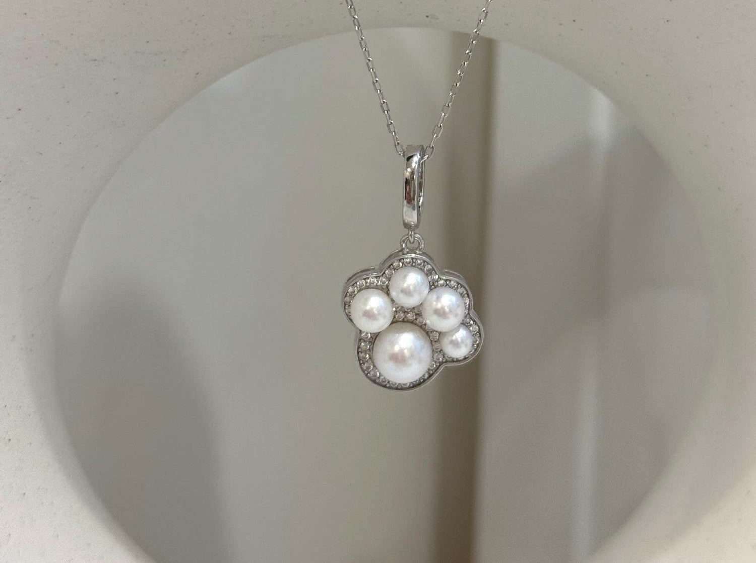 5pcs White Pearls Cat Paw pendant: Extreme luster mirrored, 3.2-5.9mm, S925 silver Cute pendant chain set. Pearl jewelry idea.