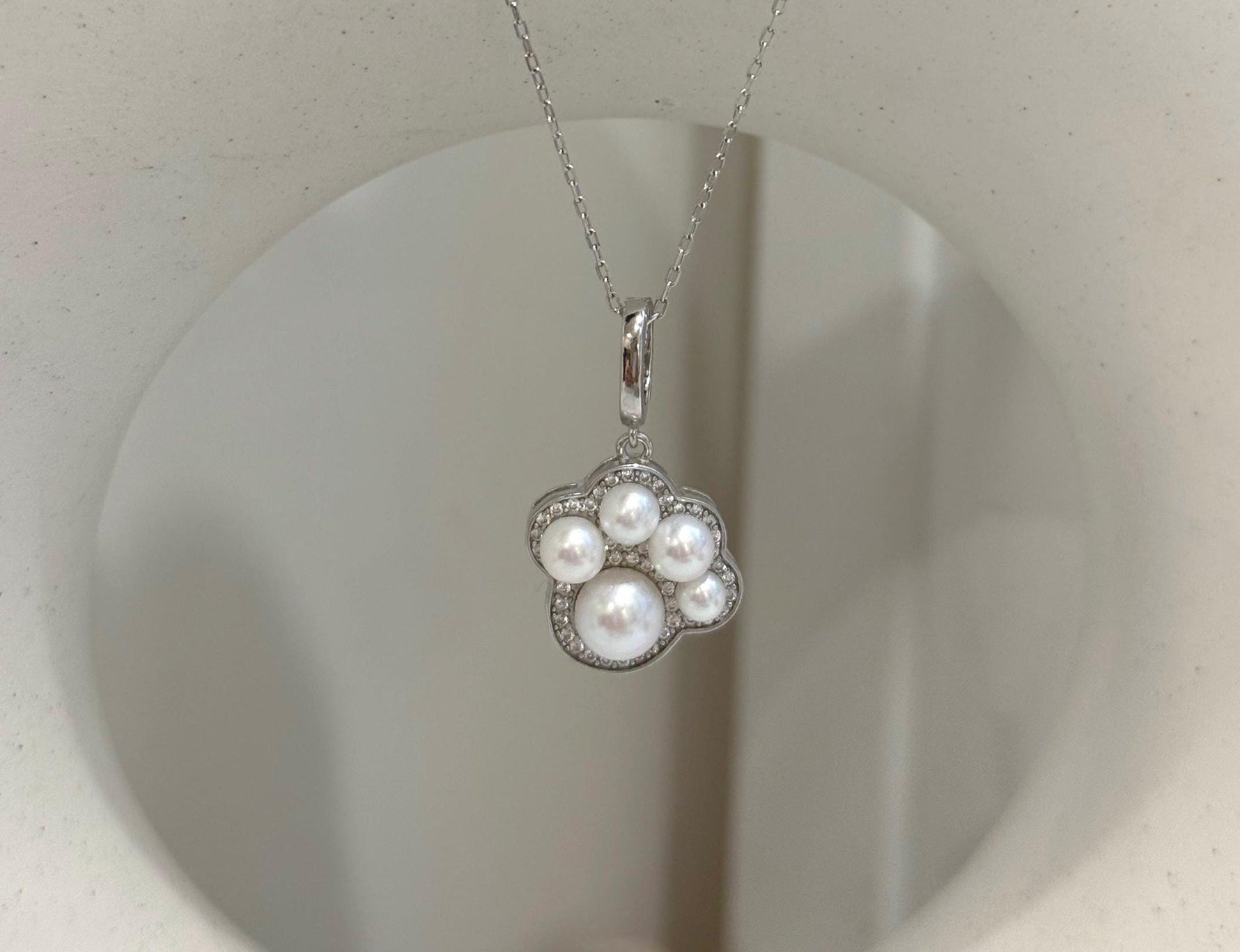 5pcs White Pearls Cat Paw pendant: Extreme luster mirrored, 3.2-5.9mm, S925 silver Cute pendant chain set. Pearl jewelry idea.