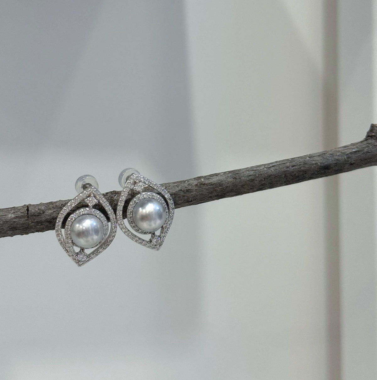 7.5mm Akoya ocean Blue silver pearls earings: Extreme luster mirrored, 1.4x1.9cm, s925 silver earrings. Pearl jewelry idea.gift for her birthday