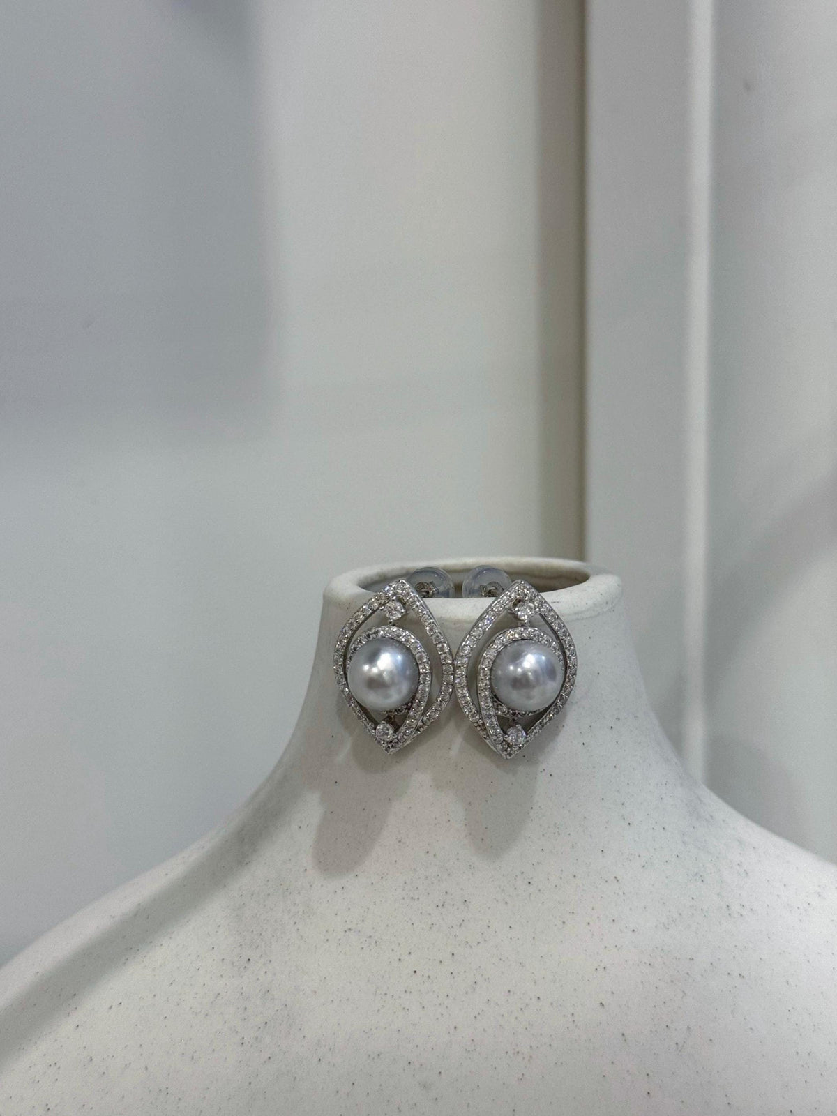 7.5mm Akoya ocean Blue silver pearls earings: Extreme luster mirrored, 1.4x1.9cm, s925 silver earrings. Pearl jewelry idea.