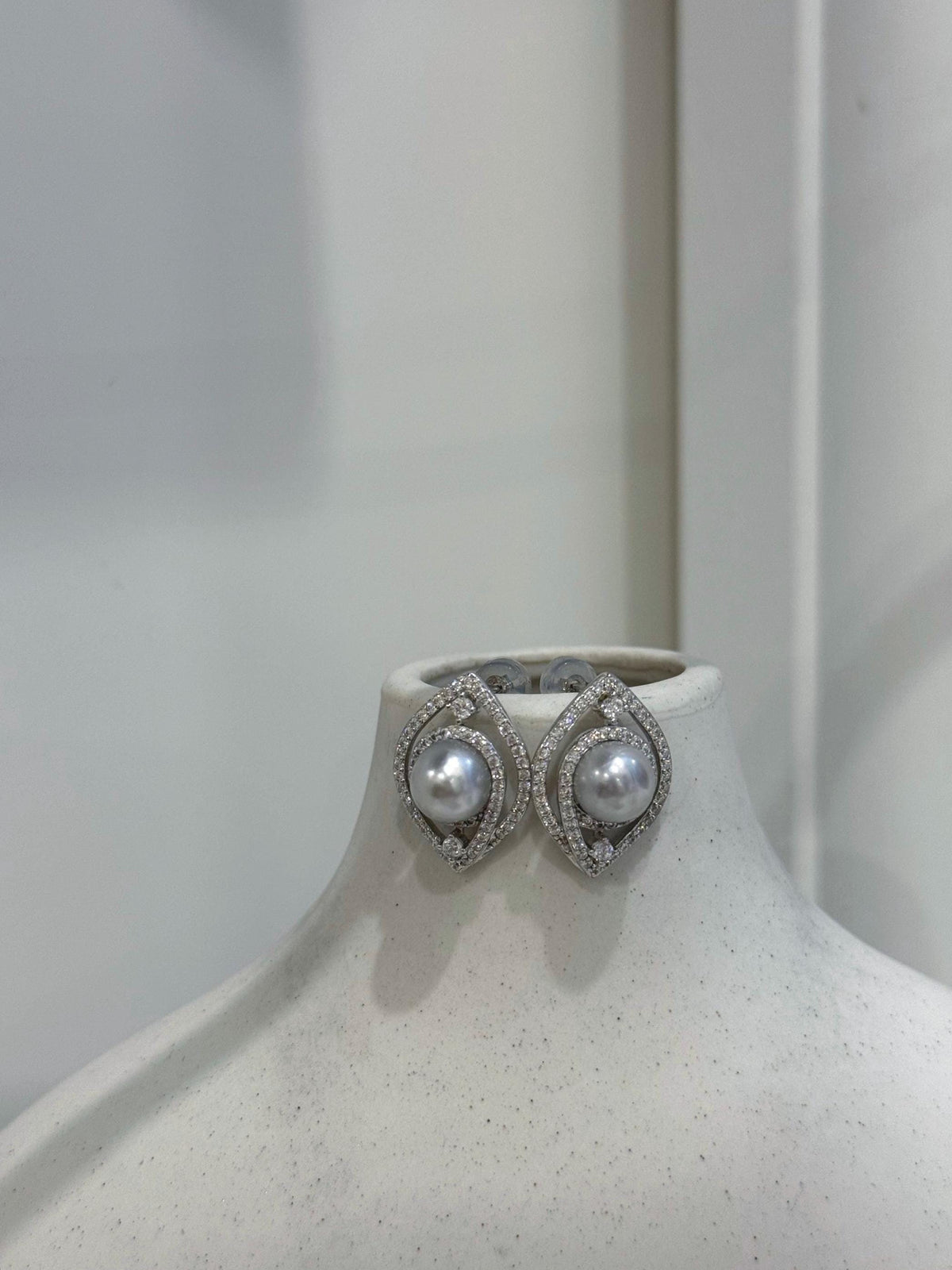 7.5mm Akoya ocean Blue silver pearls earings: Extreme luster mirrored, 1.4x1.9cm, s925 silver earrings. Pearl jewelry idea.