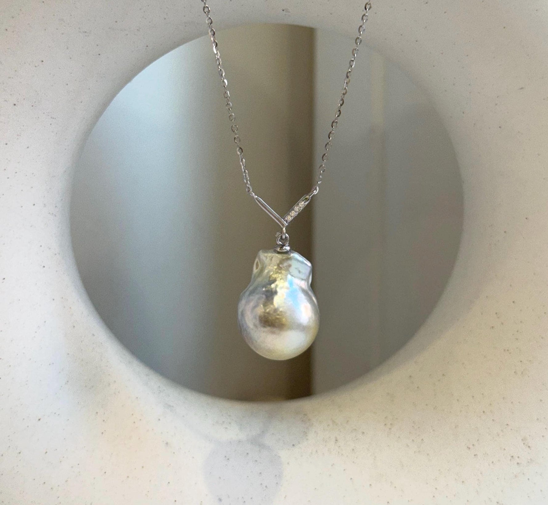 South sea golden baroque Pearl pendant: Extreme luster mirrored, silver golden pearl, 14.7x19.5mm, S925 silver cool pendant chain set.
