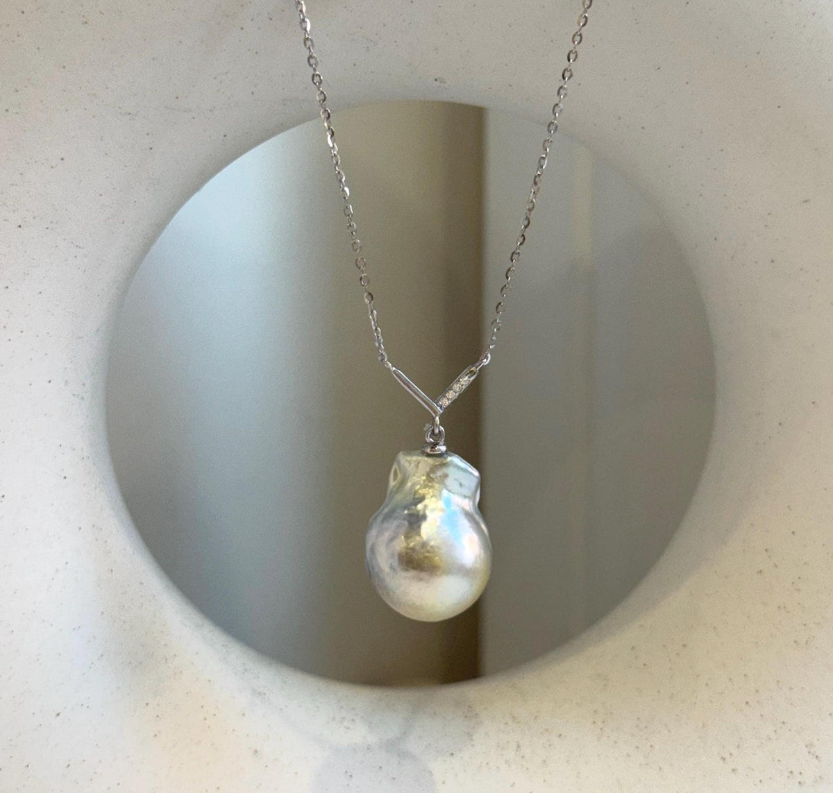 South sea golden baroque Pearl pendant: Extreme luster mirrored, silver golden pearl, 14.7x19.5mm, S925 silver cool pendant chain set.