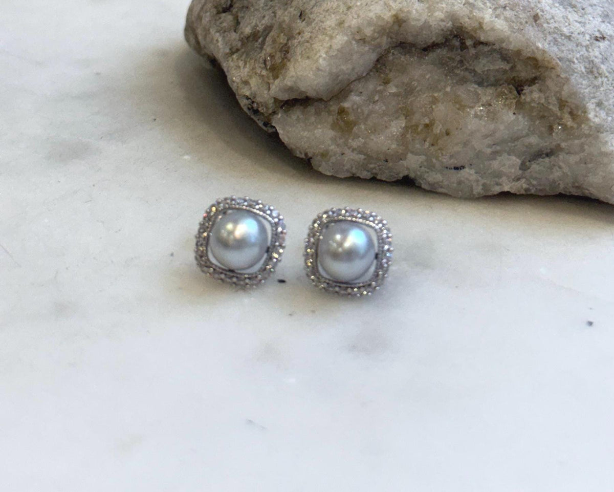 Elly’s 7.7mm Akoya ocean Blue silver pearls earings: Extreme luster mirrored, 1.2x1.2cm, s925 silver earrings. Pearl jewelry idea.