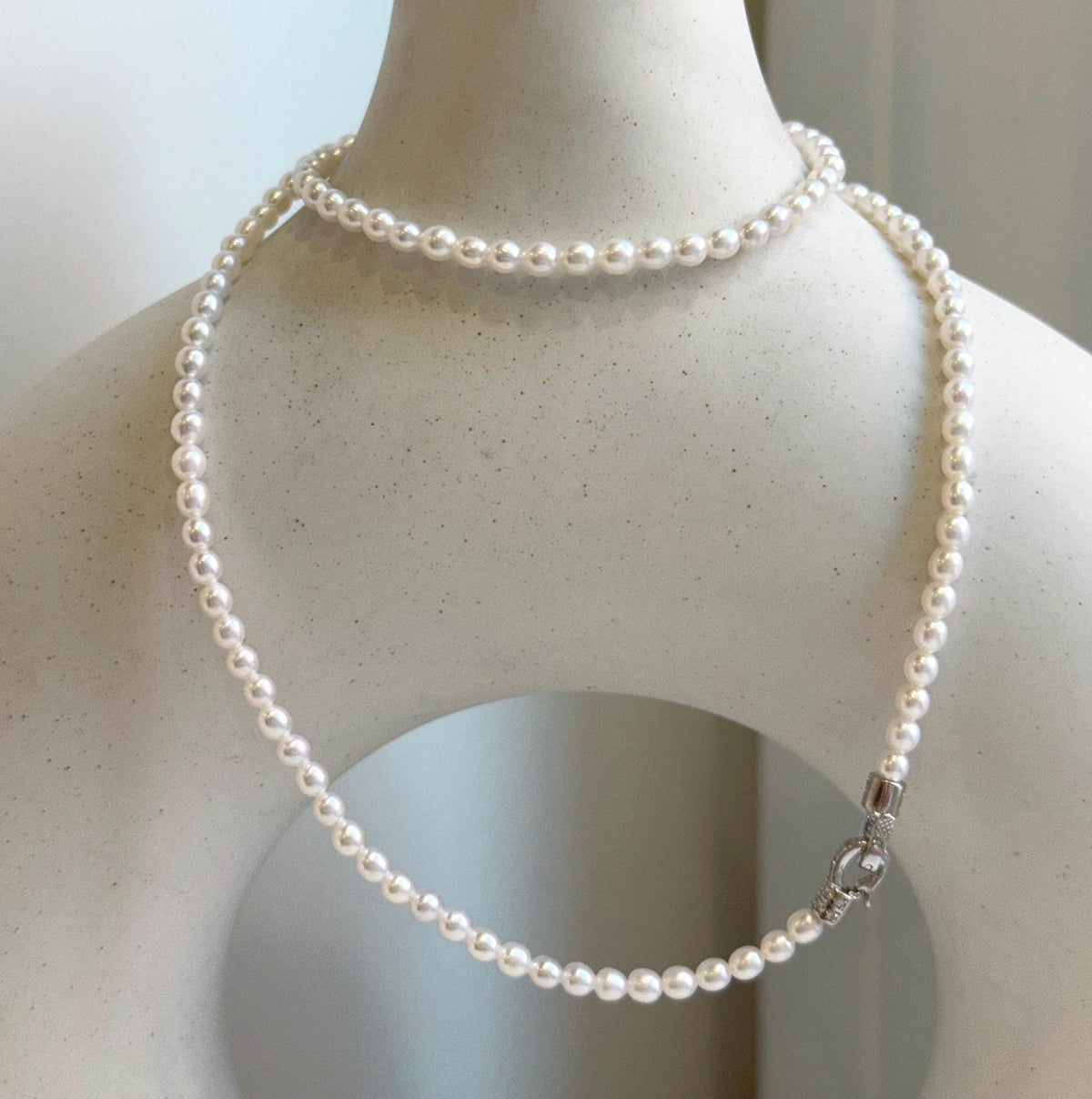 Elly‘s 3.1mm+ Freshwater cold white pearls necklace: Extreme luster mirrored, s925 silver 17.9” necklace. Pearl jewelry idea