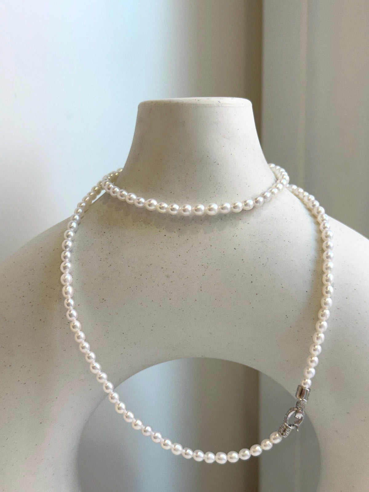 Elly‘s 3.1mm+ Freshwater cold white pearls necklace: Extreme luster mirrored, s925 silver 17.9” necklace. Pearl jewelry idea