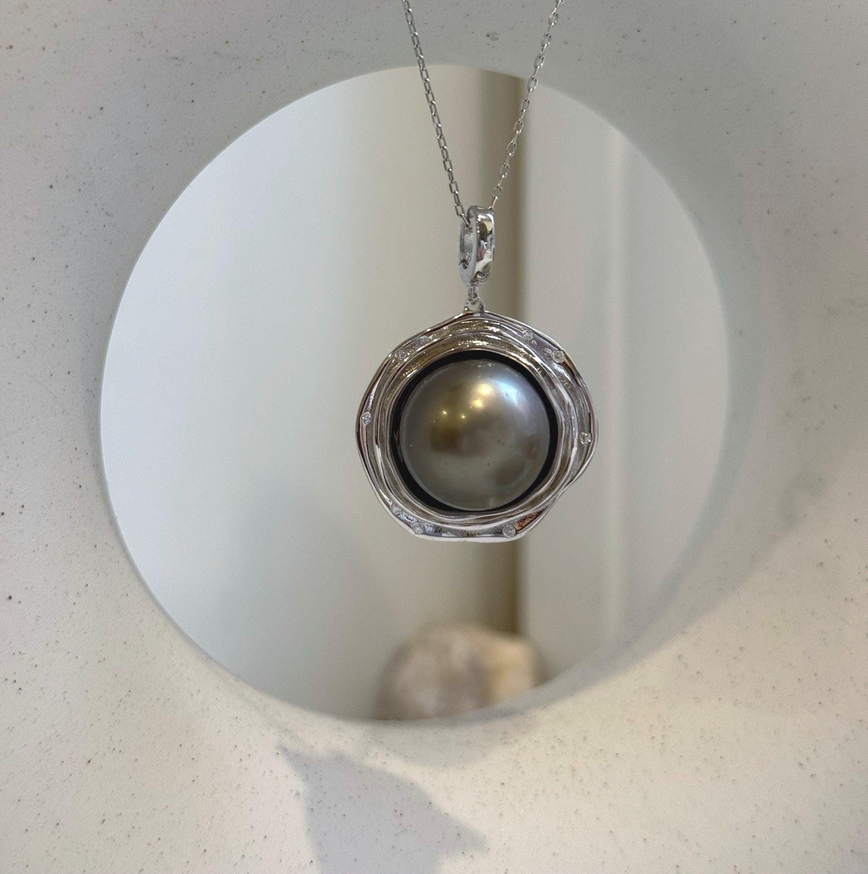 Elly’s 15.2mm Rare Huge Tahitian platinum Ocean Pearl pendant: Strong luster, S925 silver pendant chain set. Pearl jewelry idea. gift for her