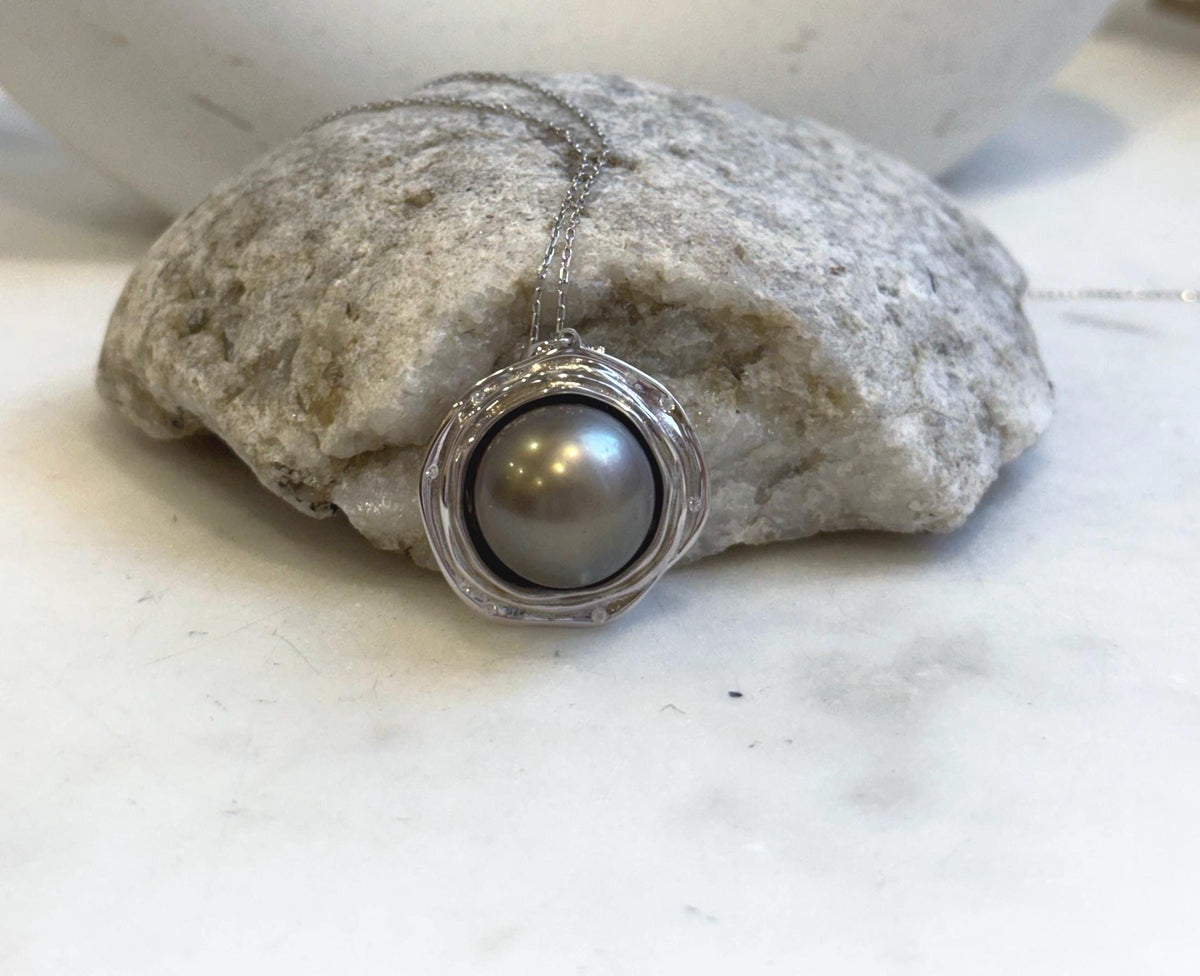 Elly’s 15.2mm Rare Huge Tahitian platinum Ocean Pearl pendant: Strong luster, S925 silver pendant chain set. Pearl jewelry idea. gift for her retirement