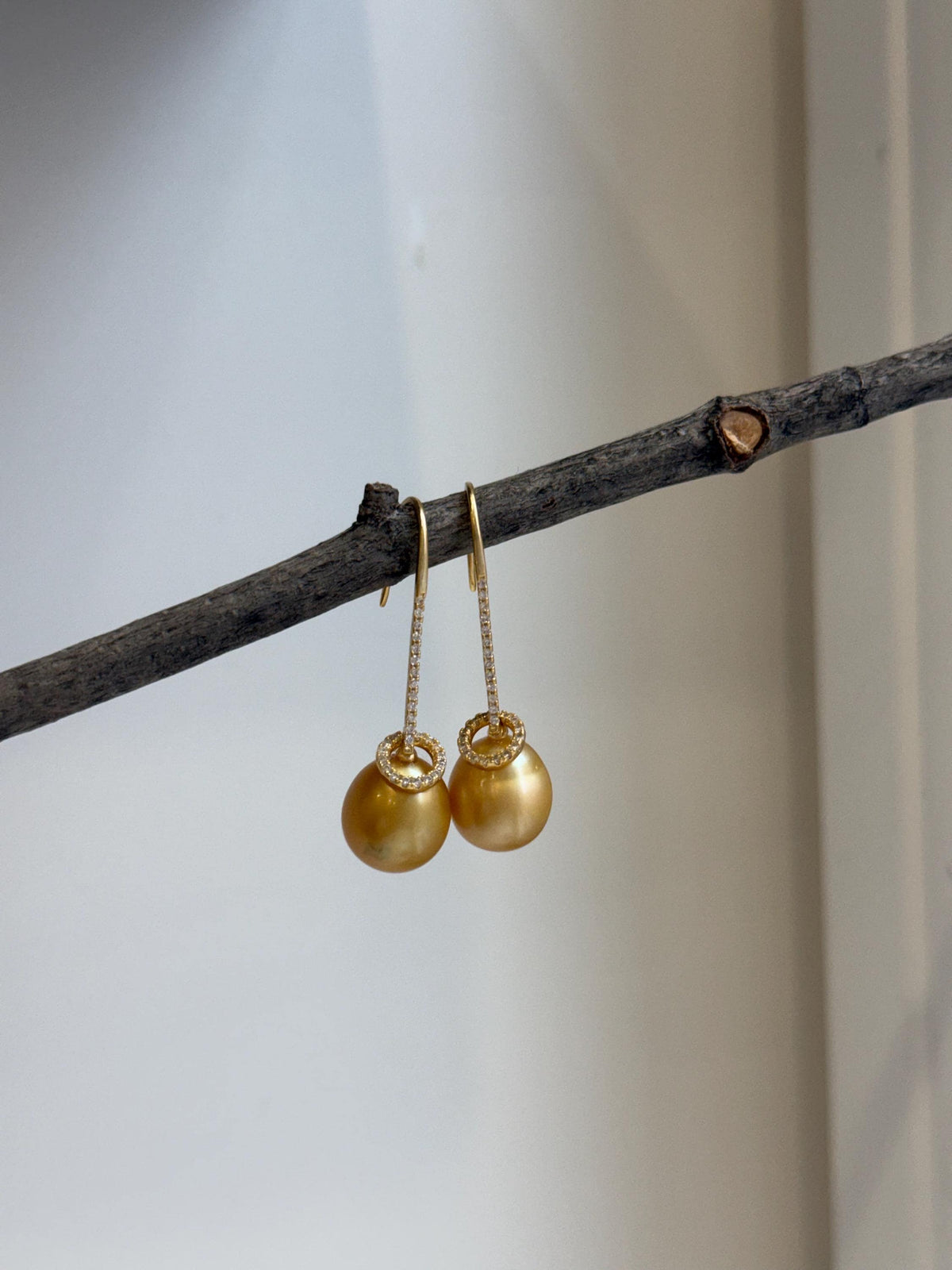 Elly’s 10.9mm Genius South sea deep gold ocean Pearls Earrings hooks: Extreme luster, 3.7cm, S925 silver w/gold plated earrings hooks. gift for her, cool golden pearls earrings
