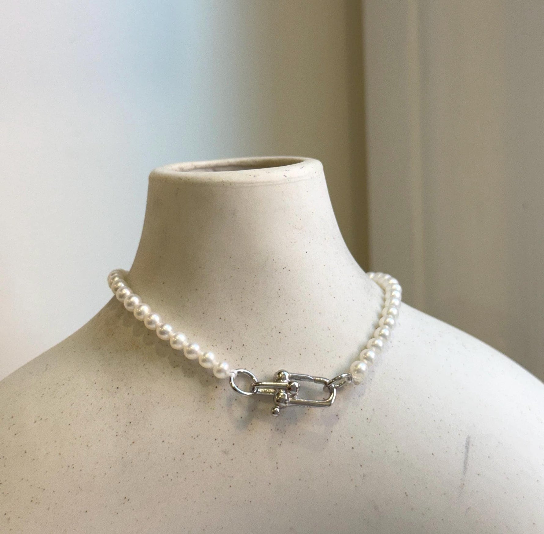 Elly’s 10.5mm Platinum Tahitian Ocean Freshwater white Pearls Bracelet: Extreme luster mirrored, 7.2”, S925 silver bracelet.