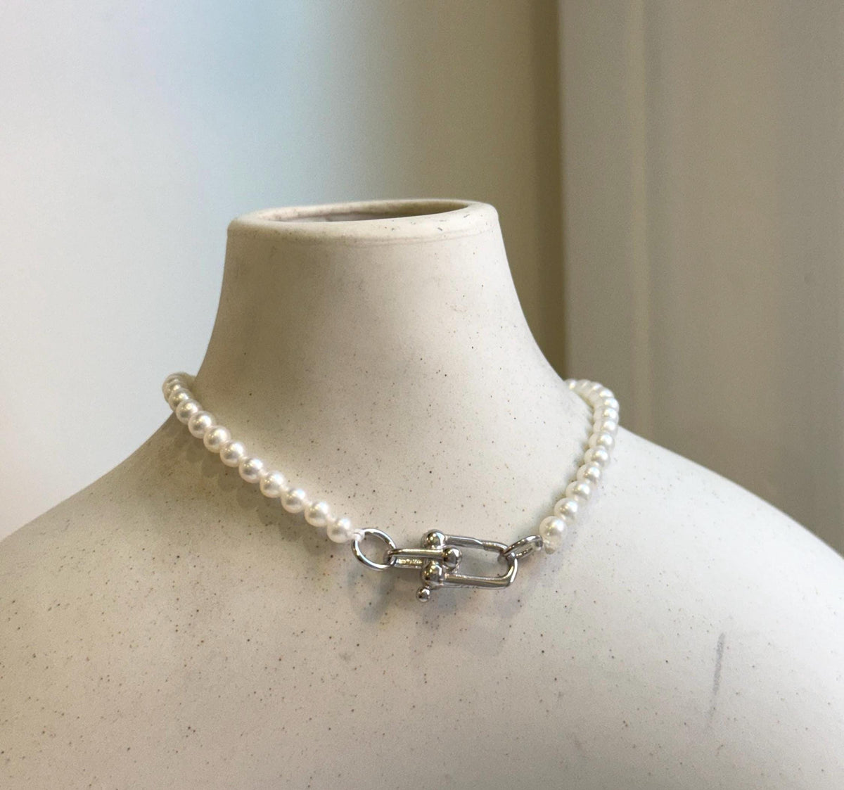 Elly’s 10.5mm Platinum Tahitian Ocean Freshwater white Pearls Bracelet: Extreme luster mirrored, 7.2”, S925 silver bracelet.