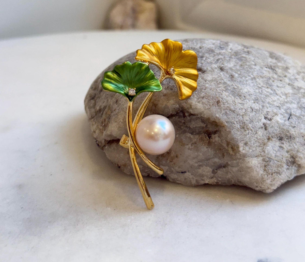 Elly’s 12.3mm Edison Light Rose pearl Lotus leaf brooch: Extreme luster mirrored, 3.3x5.2cm, pearl jewelry.
