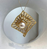 Elly’s Edison peach Gold Pearl Vintage Brooch Pendant 2in1: Extreme luster mirrored, 11.1mm, 3.5x3.8cm, s925 silver chain not included. gift for her party