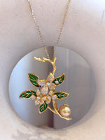 Elly’s Edison Golden pearl Floral brooch: Extreme luster mirrored,9.4mm,4.1x6.2cm. Pearl jewelry idea