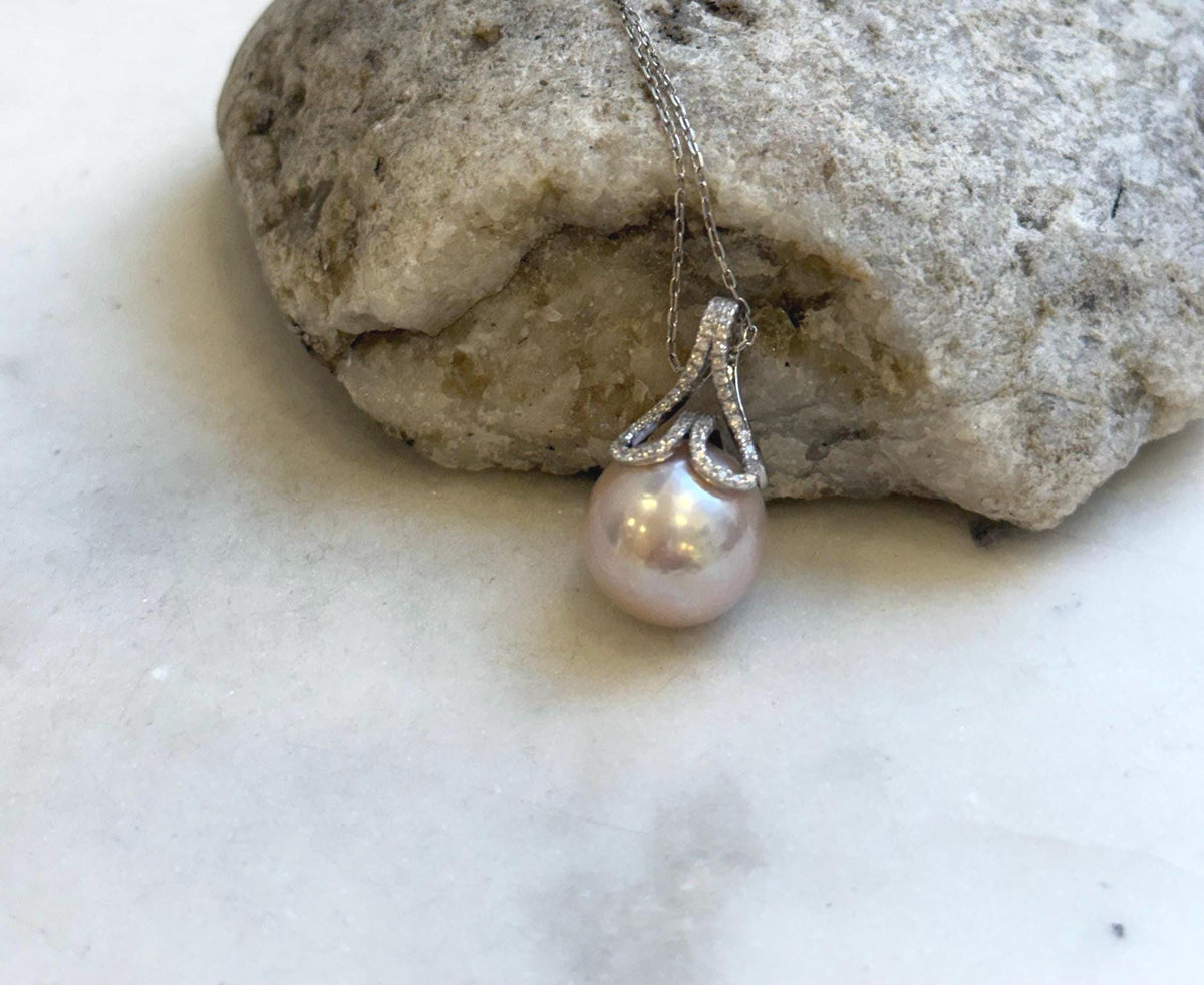 Elly’s 13.6mm Edison rose Pearl mermaid tail Pendant: Extreme luster mirrored, s925 silver pendant necklace set.Pearl jewelry idea. gift for her