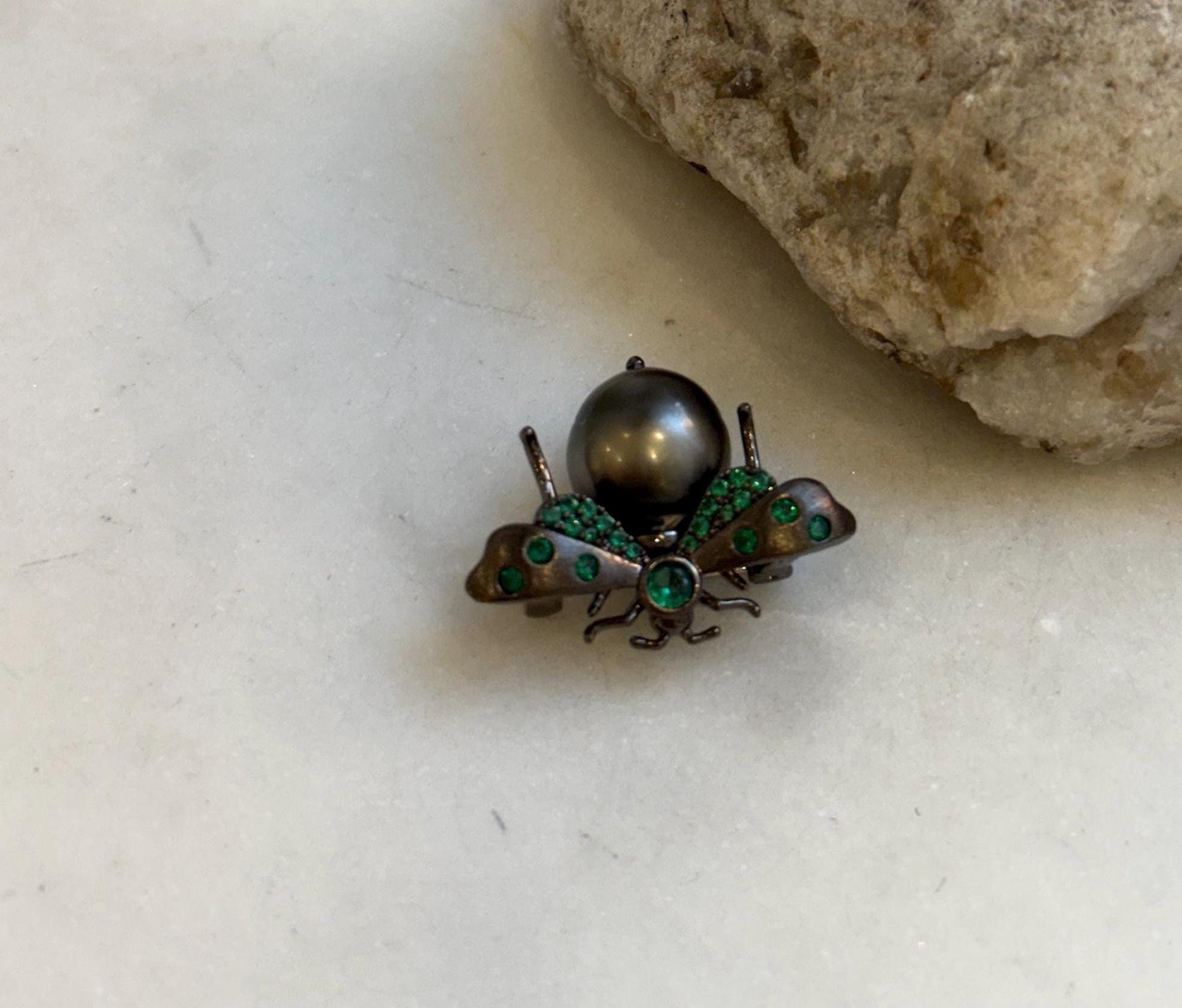 Elly’s Tahitian Ocean Pearl Bee Brooch Pendant 2in1: Extreme luster mirrored, 10.8mm, gift for her birthday
