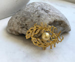 Elly’s South sea ultra golden pearl feathers brooch pendant 2in1: Extreme luster mirrored effect, 10mm. Pearl jewelry idea.