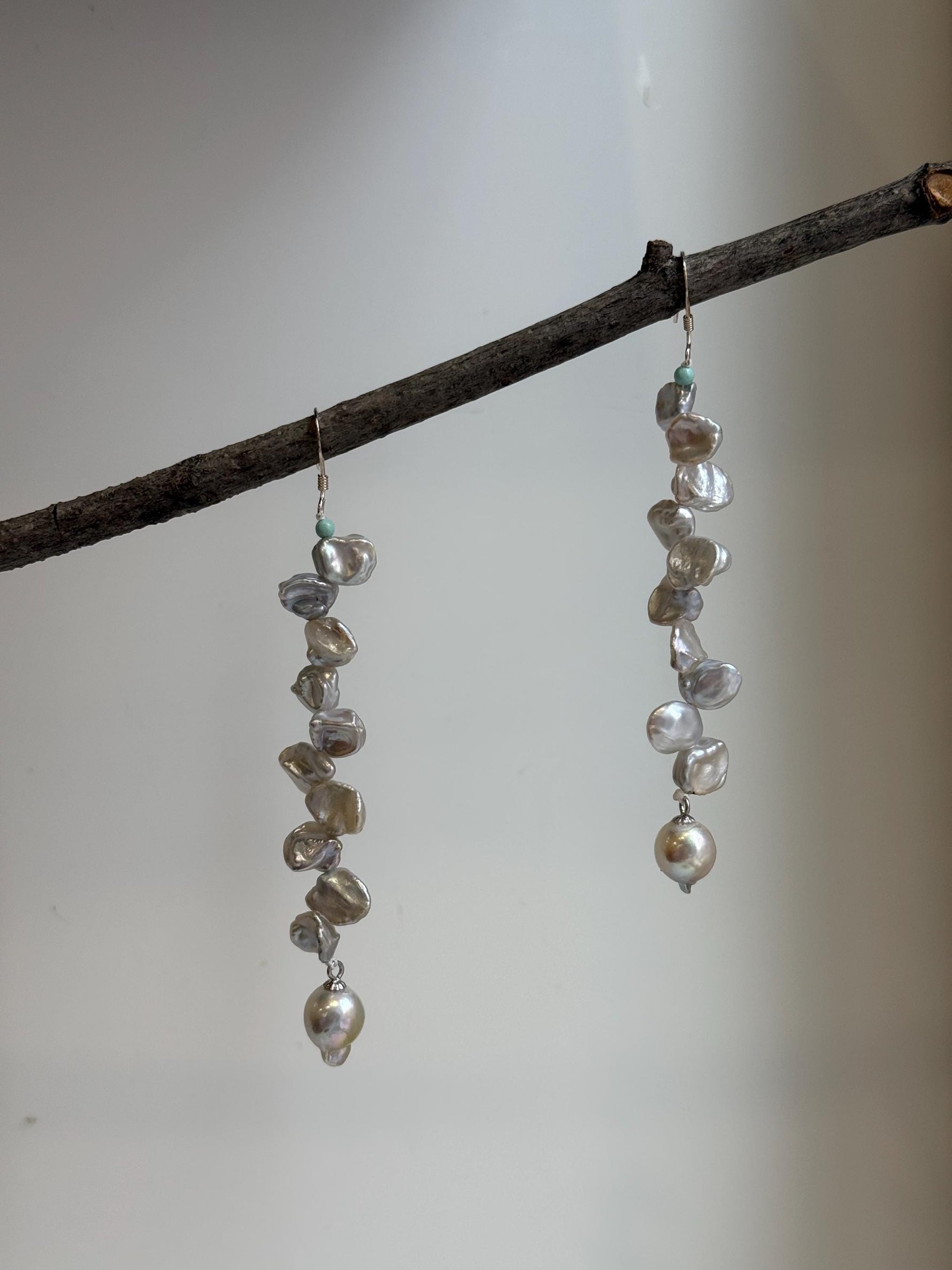 Elly’s 8.9mm Akoya ocean Pearl Freshwater Keshi pearls Earrings hooks: Extreme luster, 9.6cm high, S925 silver cool earrings chandeliers.