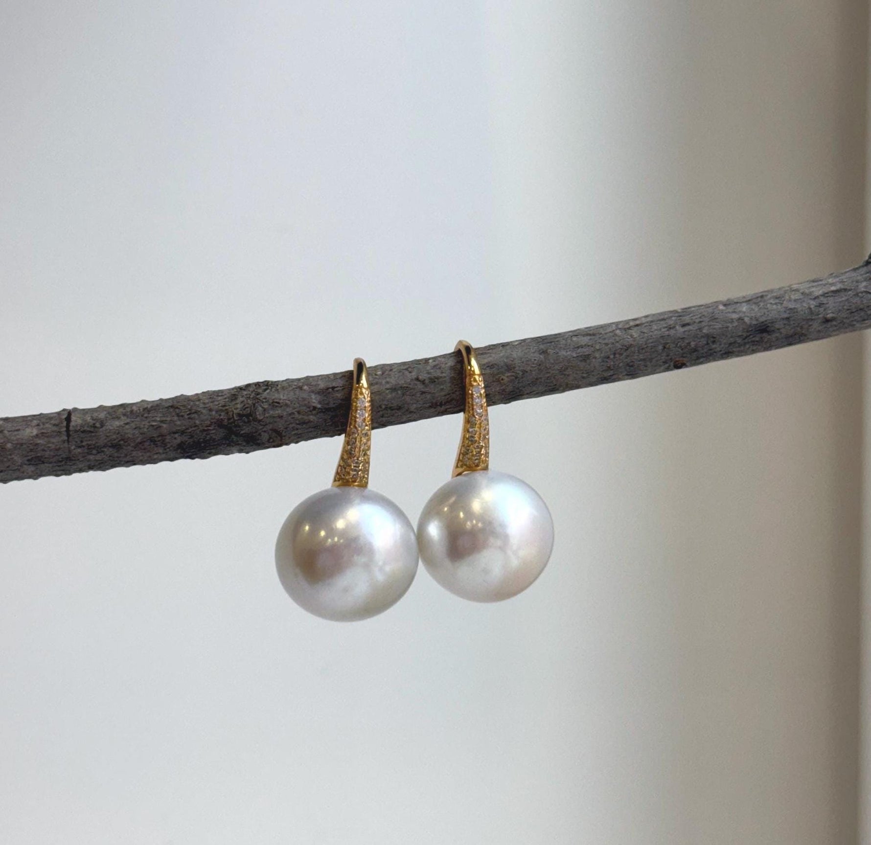Elly’s 14.4mm White Edison Pearls High heel Earrings Hooks: Extreme luster Mirrored, 2.6cm high, S925 silver earrings hooks.