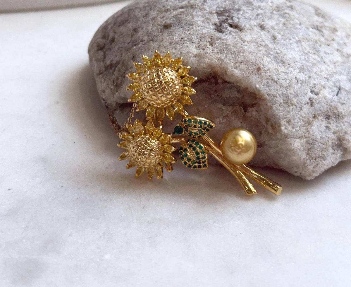 Elly’s 9.6mm South Sea deep Gold Pearl Sunflower Brooch Pendant 2in1: Extreme luster mirrored, 3.2x5cm, gift for her holiday brooch