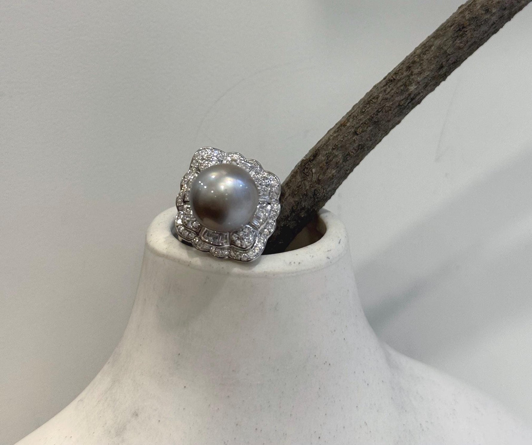 Elly’s 10.8mm Tahitian Platinum ocean Pearl vintage Ring: Extreme luster mirrored, 1.8x2cm, S925 Silver Adjustable Ring.