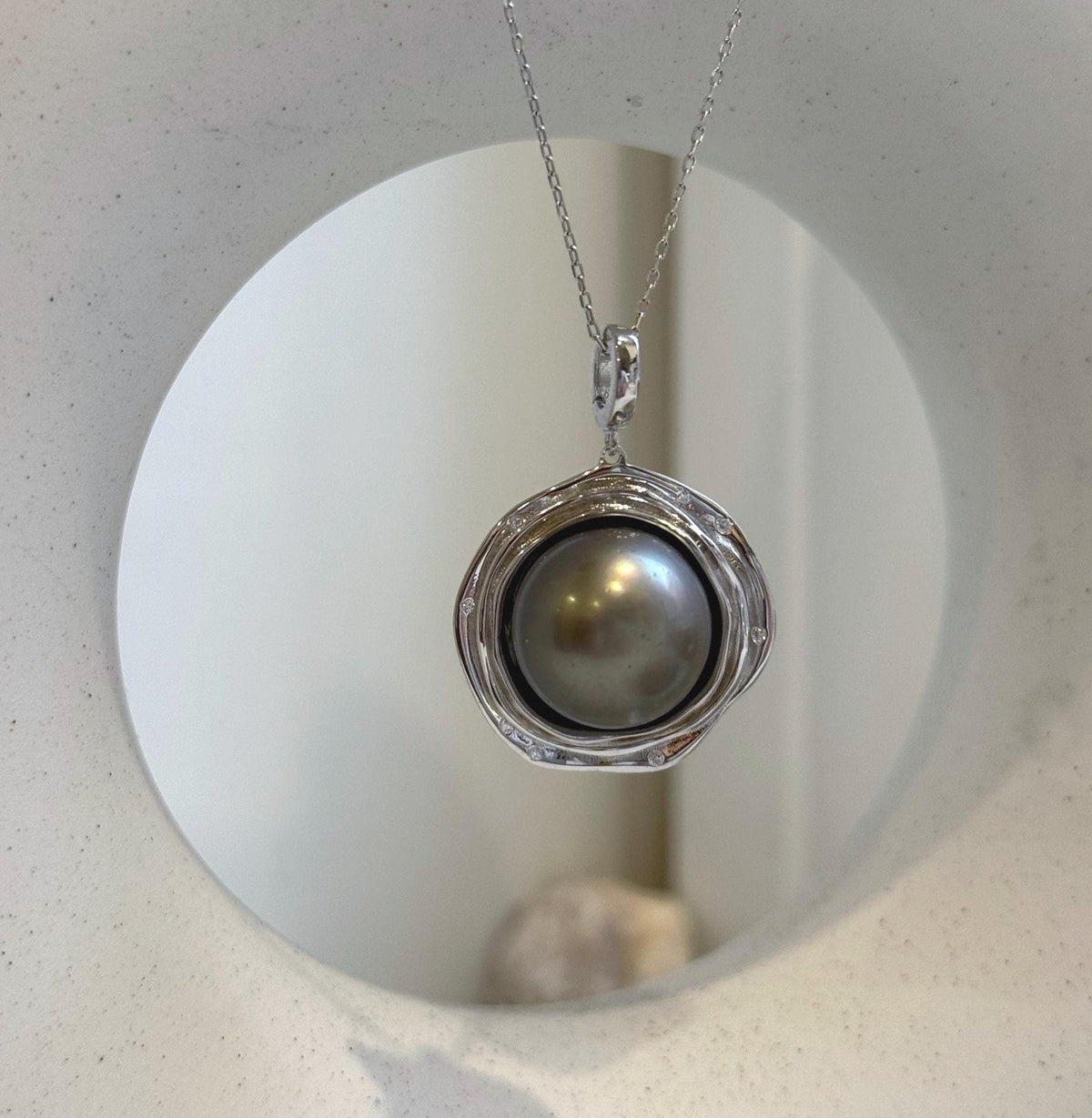 Elly’s 15.2mm Rare Huge Tahitian platinum Ocean Pearl pendant: Strong luster, S925 silver pendant chain set. Pearl jewelry idea. gift for her