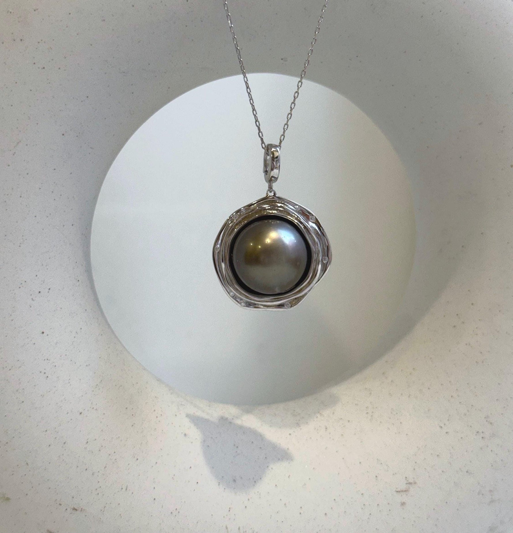 Elly’s 15.2mm Rare Huge Tahitian platinum Ocean Pearl pendant: Strong luster, S925 silver pendant chain set. Pearl jewelry idea. gift for her holiday