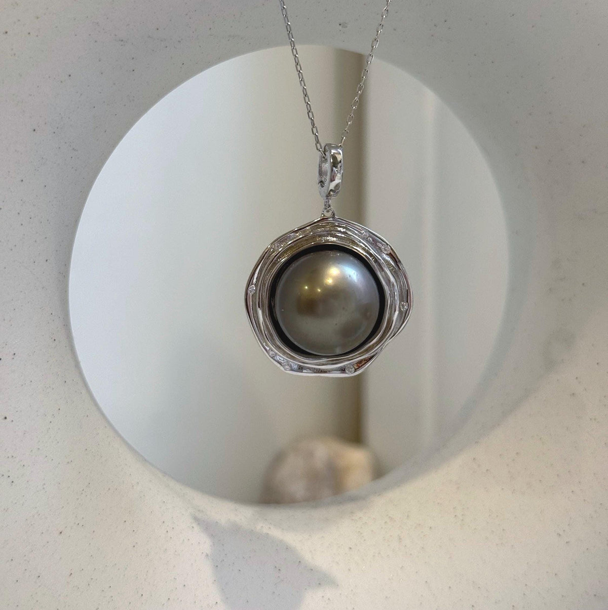 Elly’s 15.2mm Rare Huge Tahitian platinum Ocean Pearl pendant: Strong luster, S925 silver pendant chain set. Pearl jewelry idea. gift for her