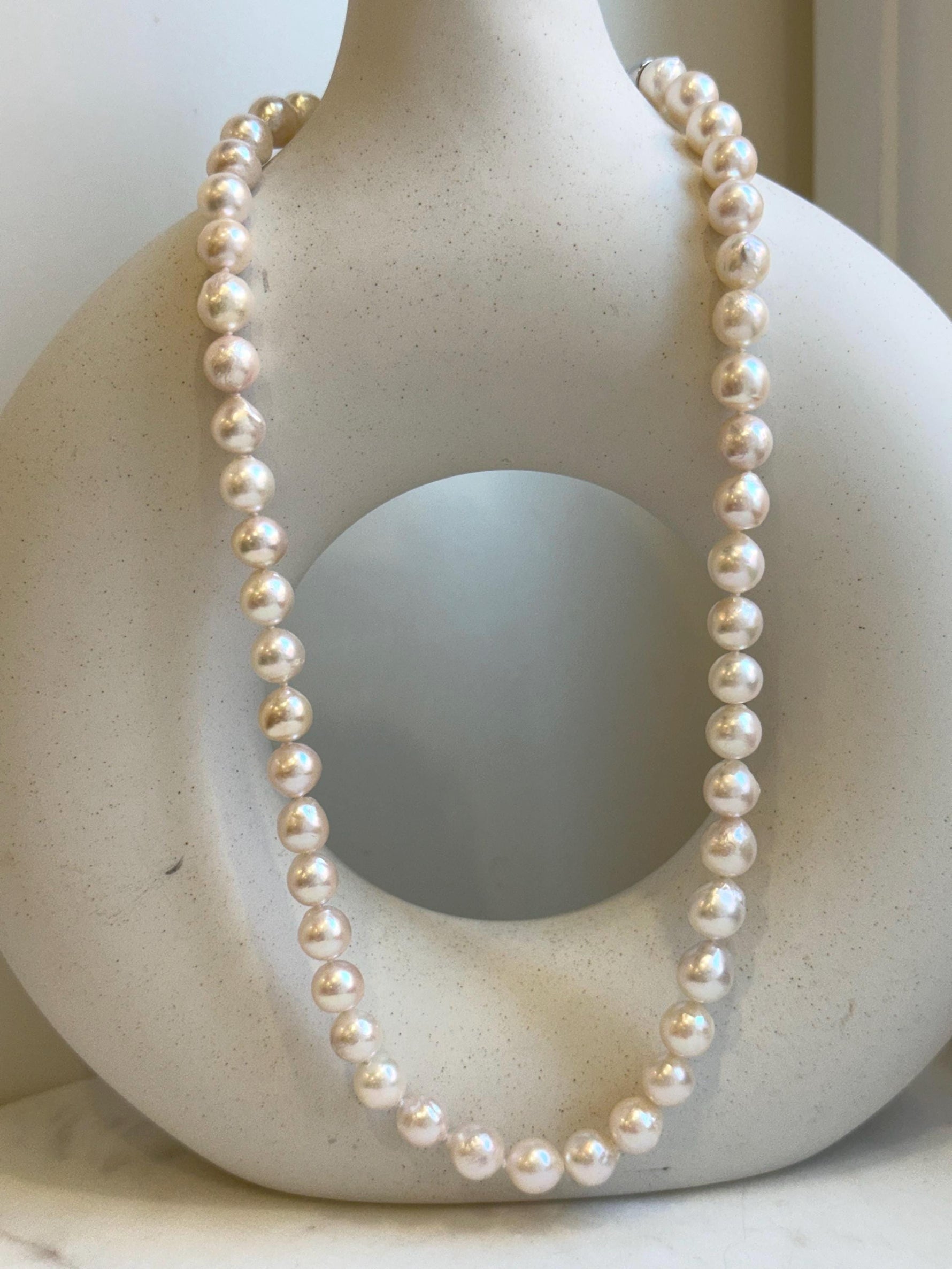 Elly’s 7.7-8.7mm 47pcs Akoya Ivory w/ pink hue ocean pearls necklace choker: Extreme luster mirrored, knotted, 18.2”, S925 silver necklace. gift for her holiday