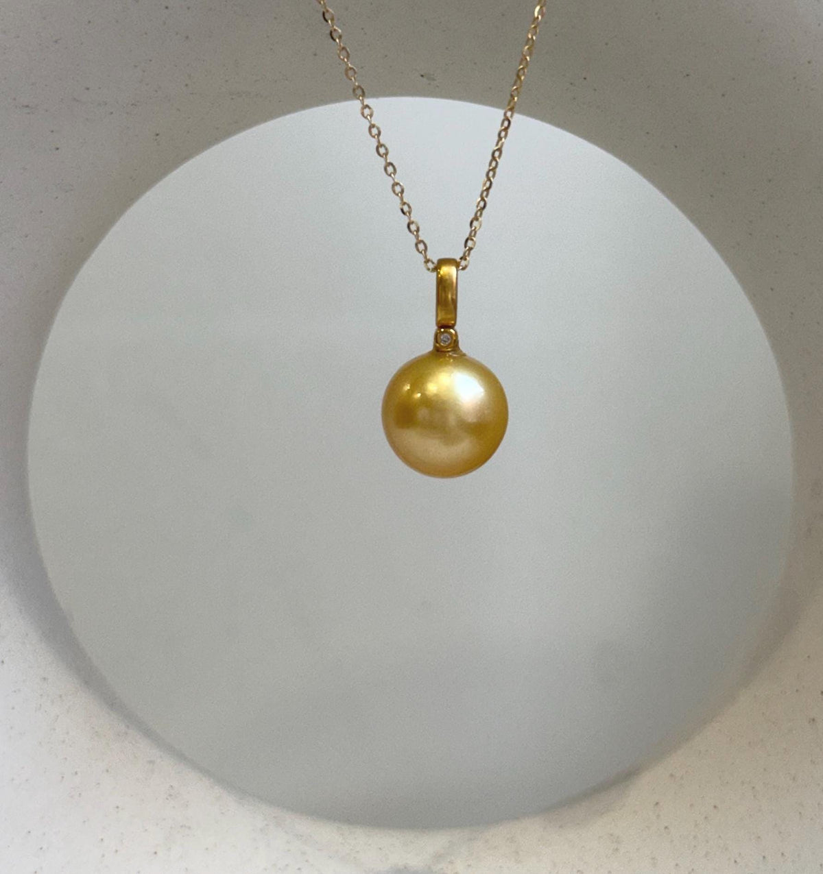 Elly’s Au750 18K Gold 11.4mm South Sea Deep Golden Ocean Pearl Pendant: Extreme luster mirrored, real gold pendant with diamond 0.01ct.  gift for her