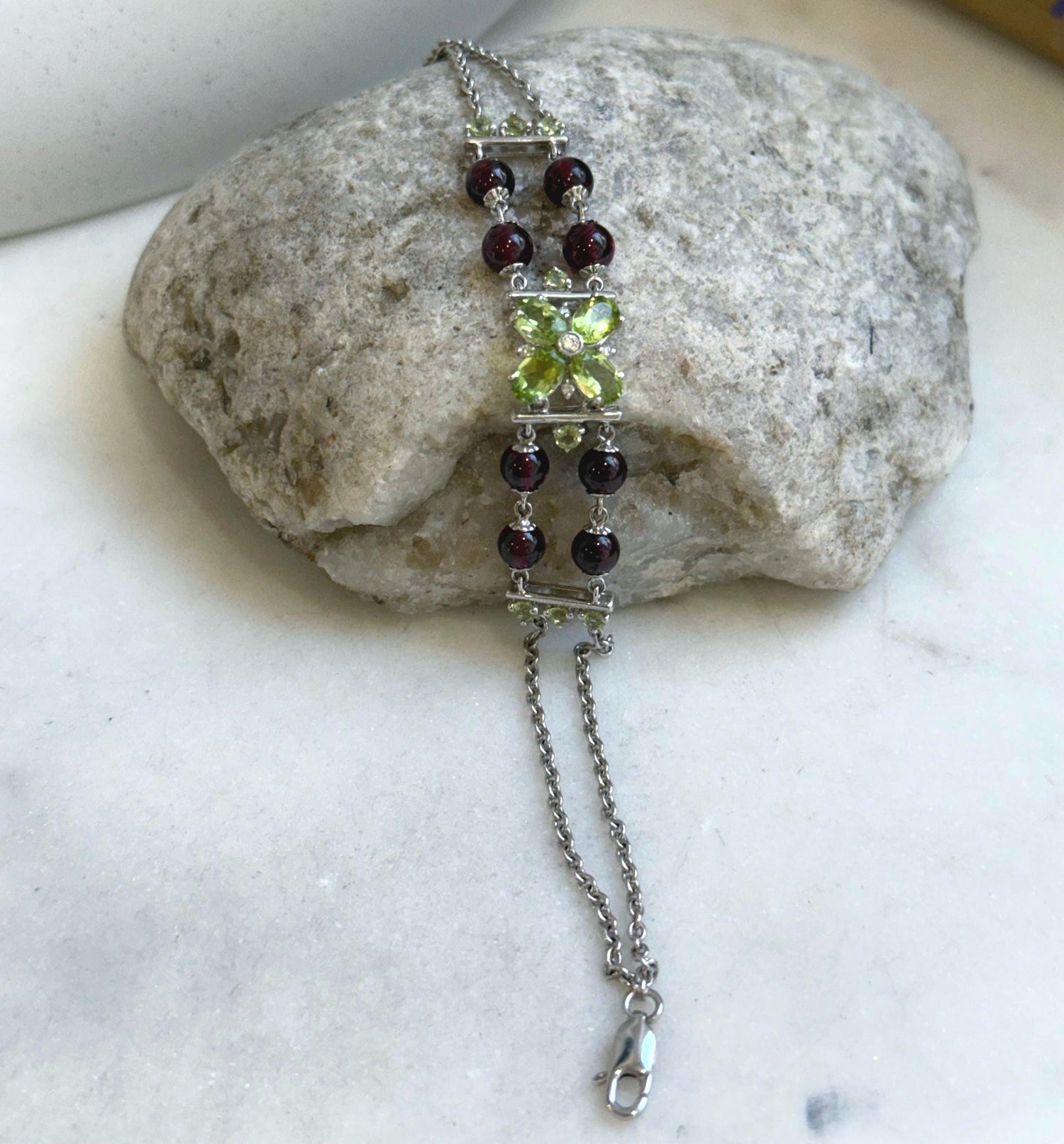 Elly’s Genius Gemstone Garnet Olivine Braclet, 1cm wide, 7.5”, S925 silver bracelet set, with extra S925 silver magnetic clips. gift for her