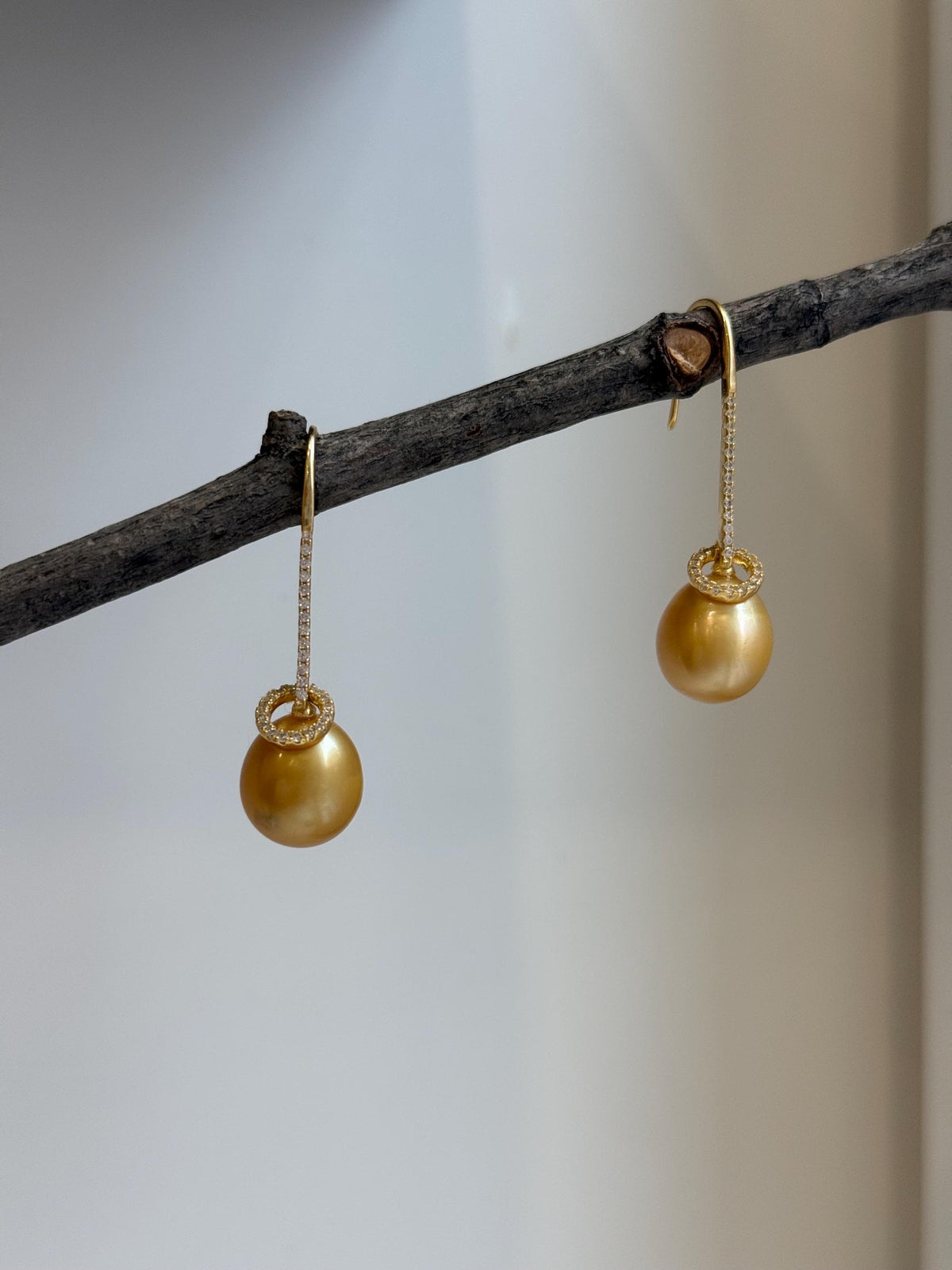 Elly’s 10.9mm Genius South sea deep gold ocean Pearls Earrings hooks: Extreme luster, 3.7cm, S925 silver w/gold plated earrings hooks. gift for her birthday
