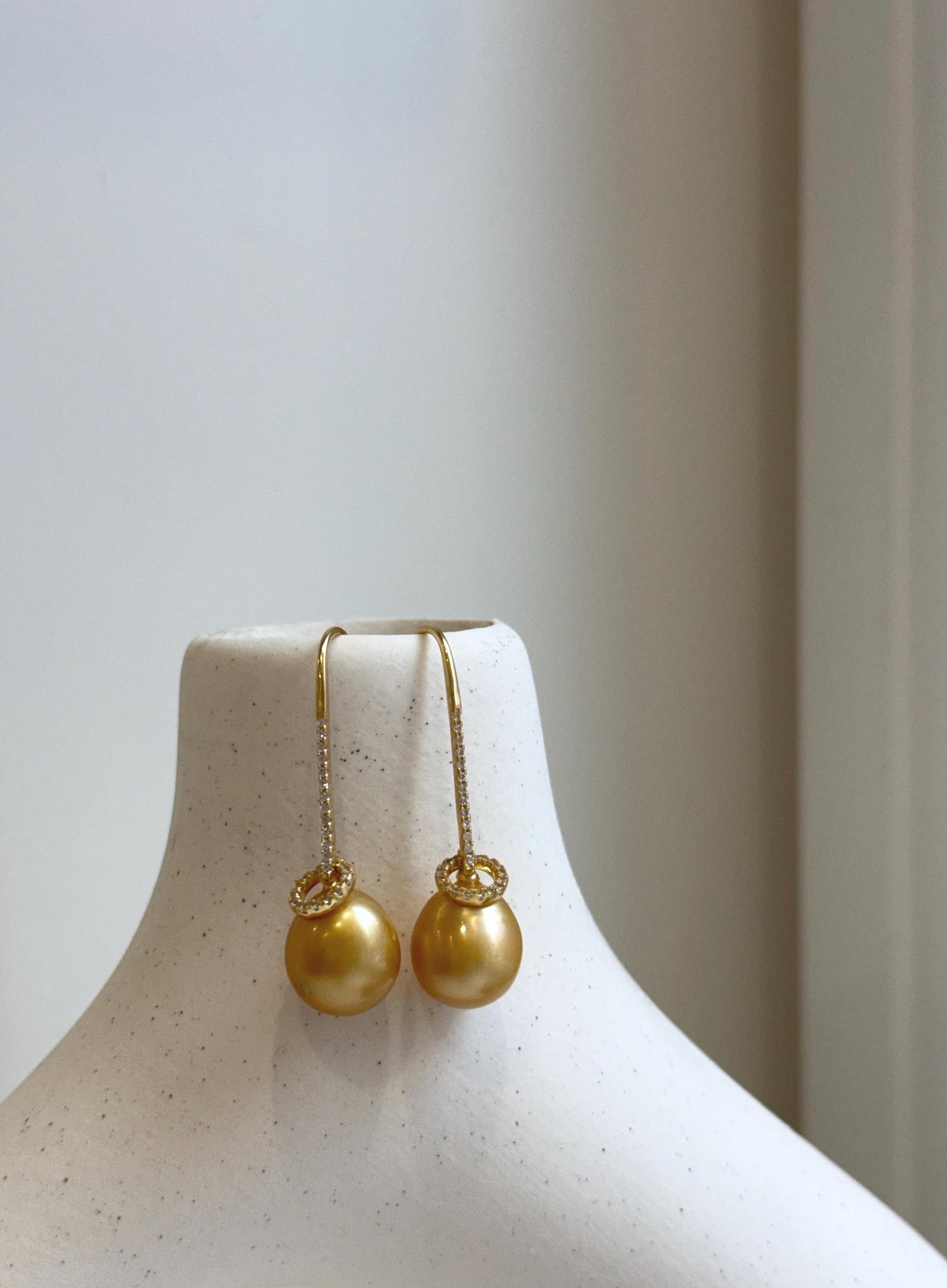 Elly’s 10.9mm Genius South sea deep gold ocean Pearls Earrings hooks: Extreme luster, 3.7cm, S925 silver w/gold plated earrings hooks. gift for her