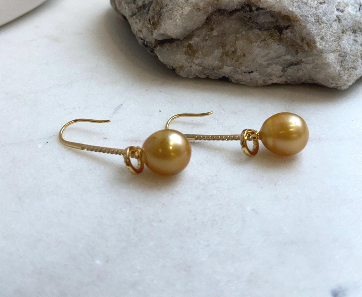 Elly’s 10.9mm Genius South sea deep gold ocean Pearls Earrings hooks: Extreme luster, 3.7cm, S925 silver w/gold plated earrings hooks. gift for her